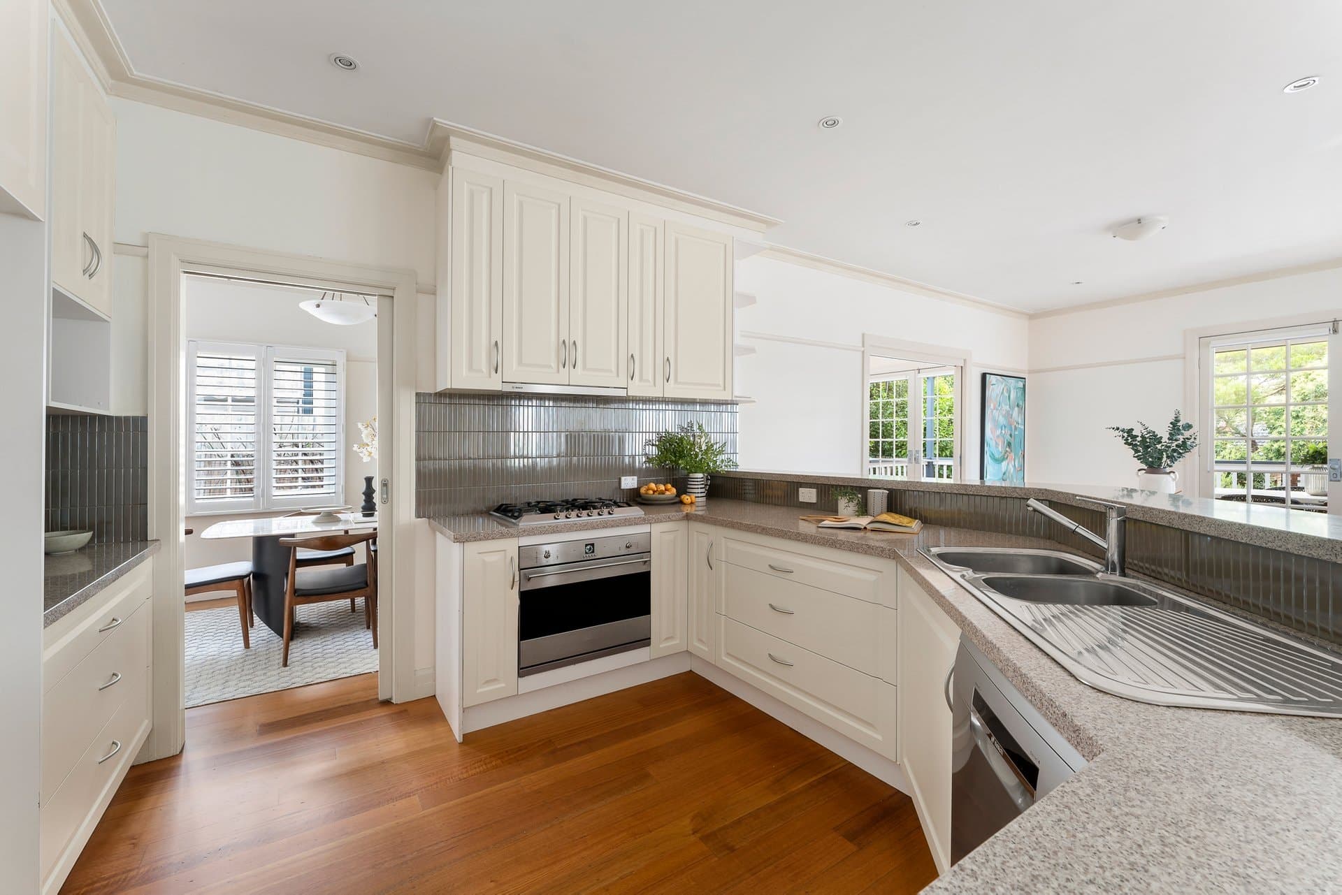 7 Sutton Parade, Mont Albert North - Thumbnail 6