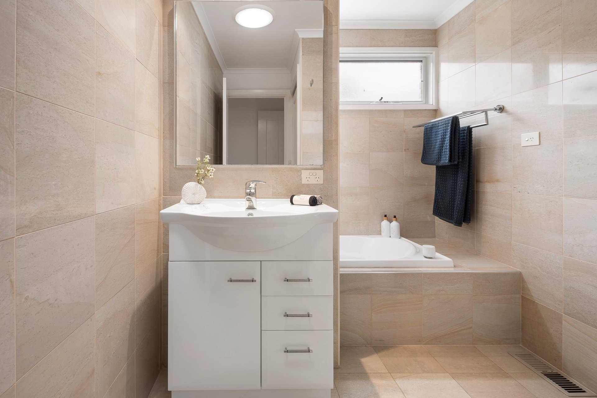 1/2 Erne Street, Balwyn - Thumbnail 7
