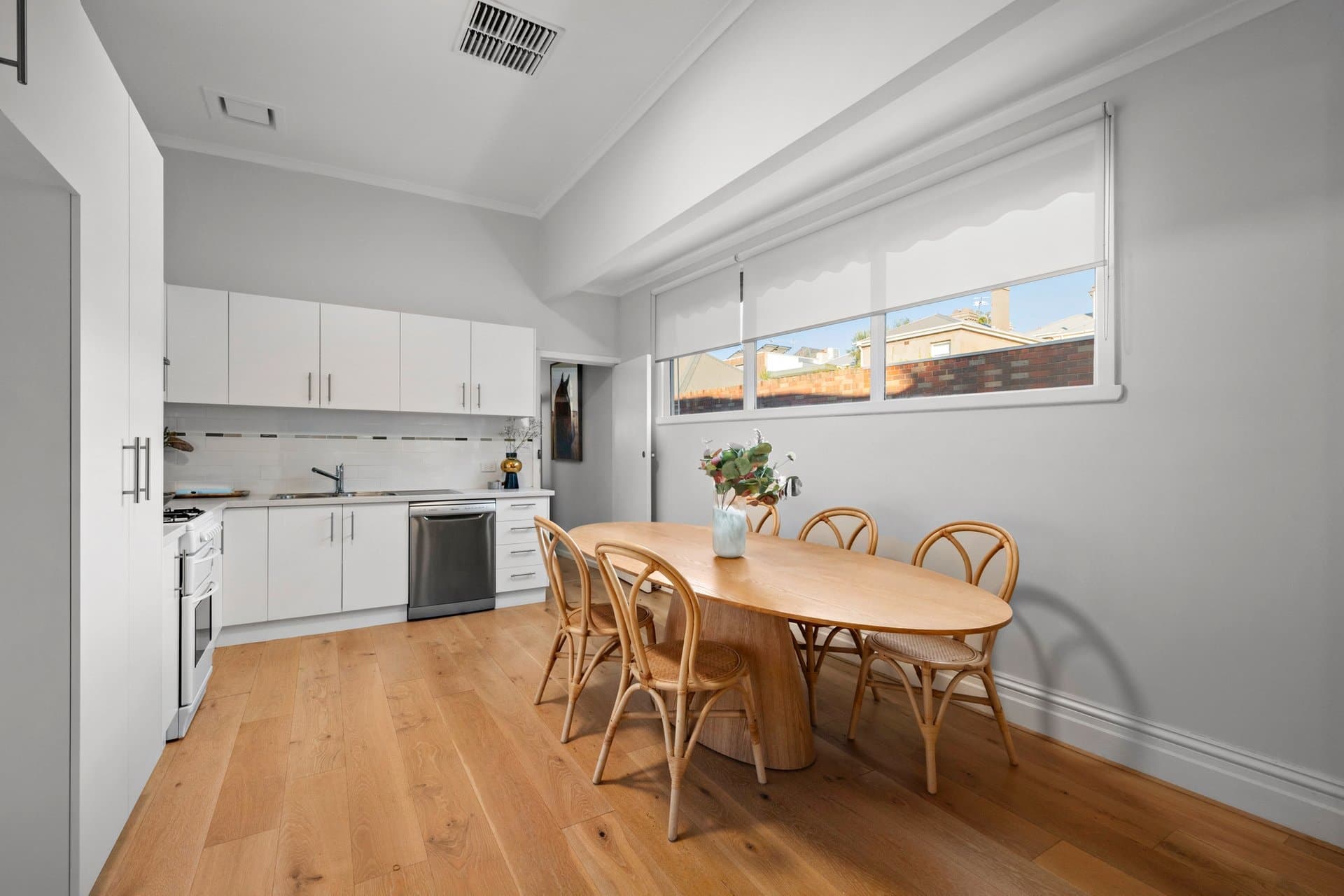 61 Barrett Street, Albert Park - Thumbnail 4