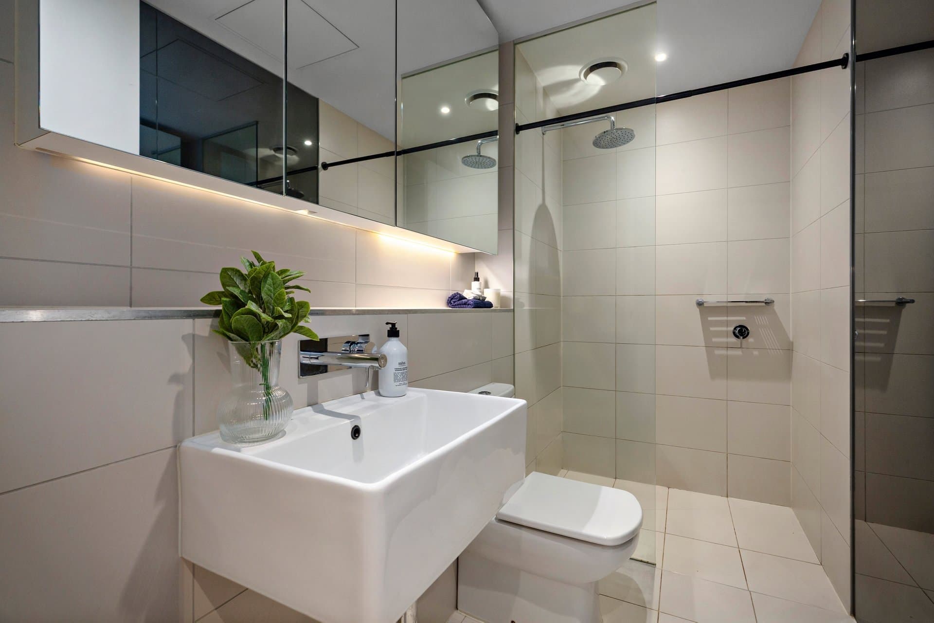 303/99 Palmerston Crescent, South Melbourne - Thumbnail 4