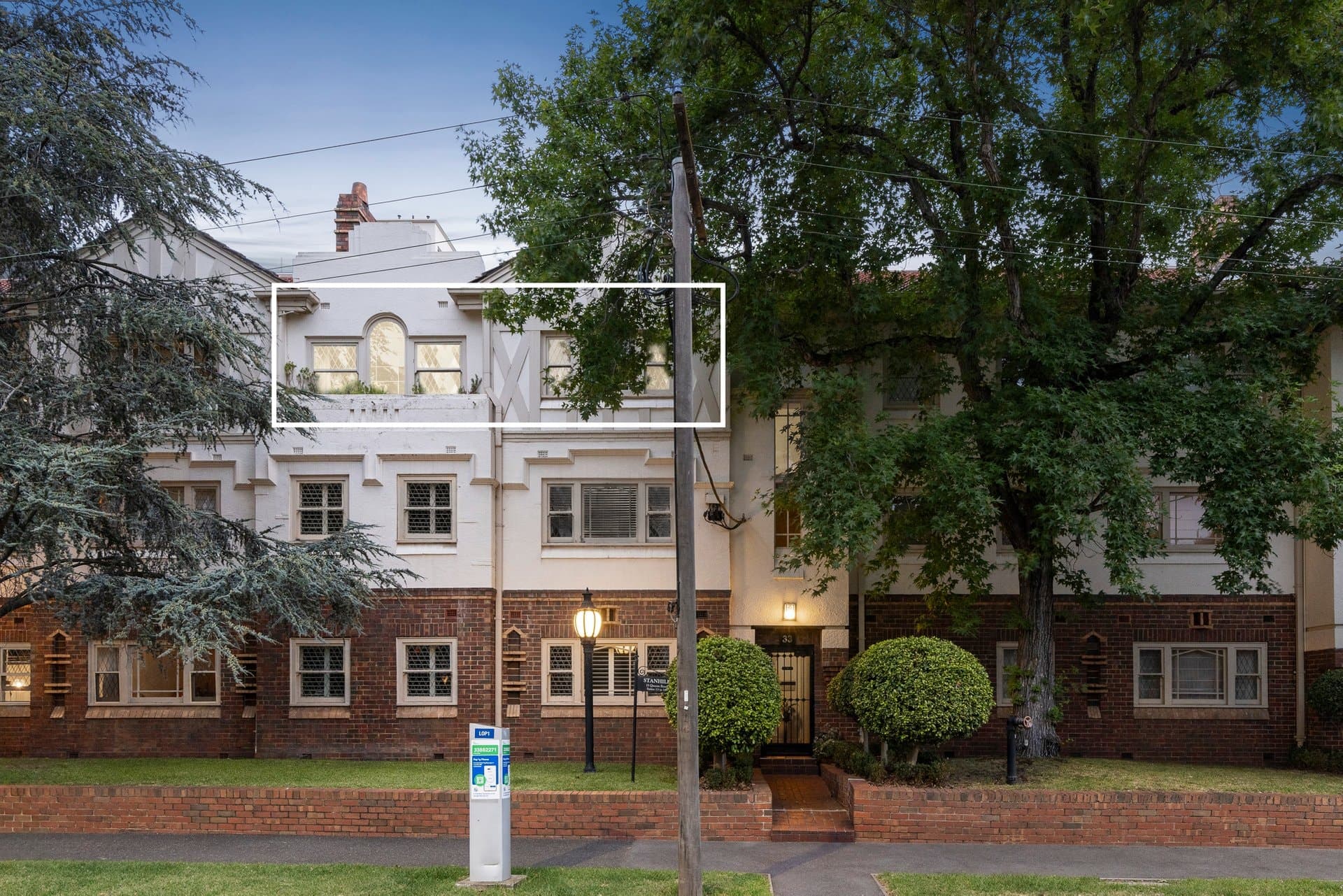 17/33 Queens Road, Melbourne - Image 1
