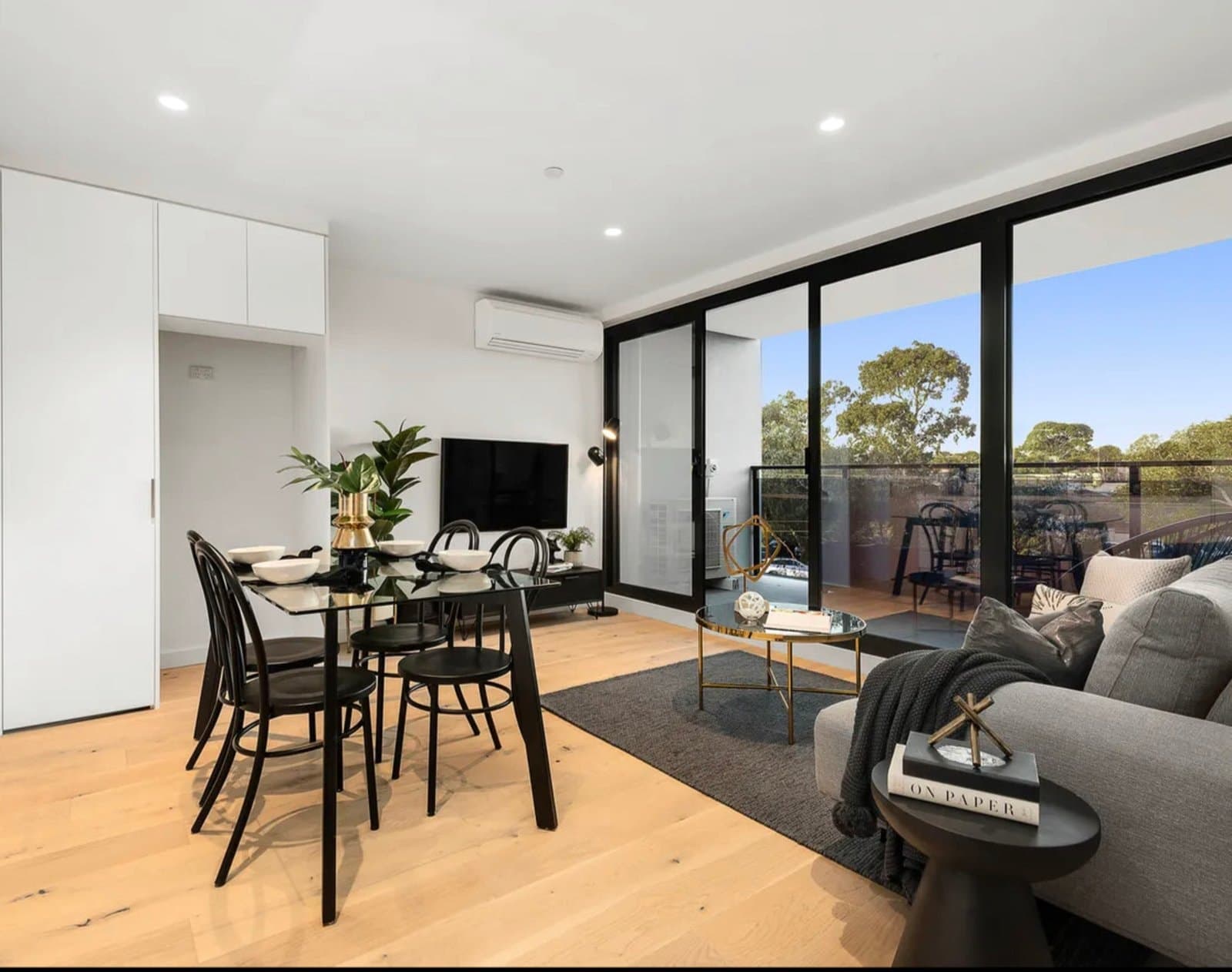 303/386-388 Hampton Street, Hampton - Thumbnail 2