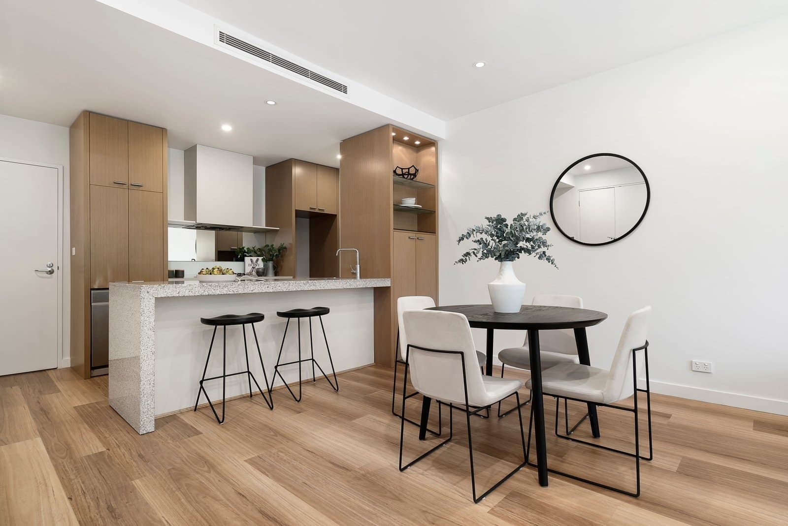 102/334 Toorak Road, South Yarra - Thumbnail 4