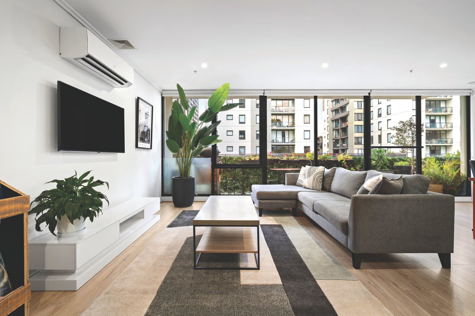 412/38 Bank Street, South Melbourne - Image 1