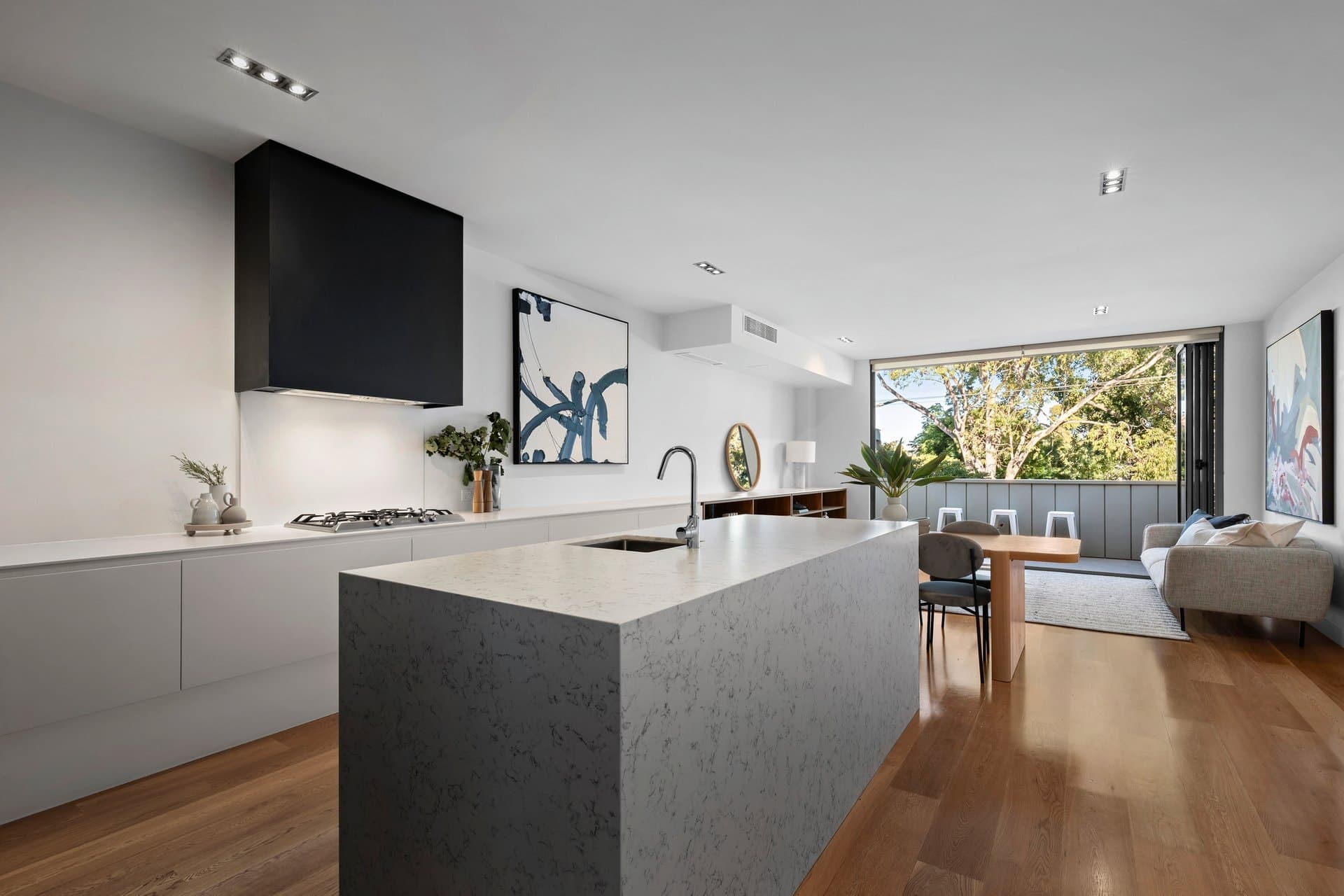 209 Esplanade West, Port Melbourne - Thumbnail 3