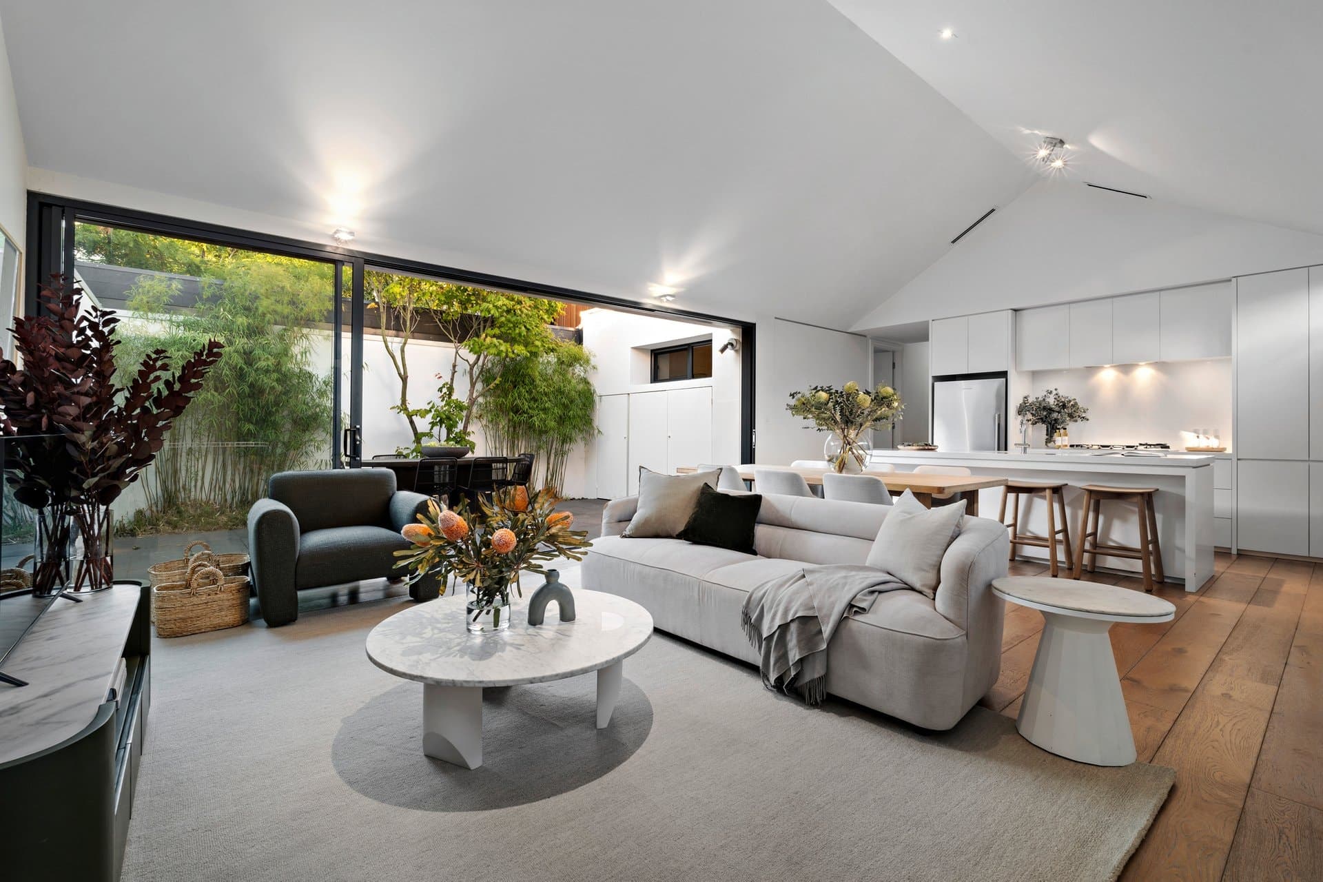 44 Carter Street, Albert Park - Thumbnail 2
