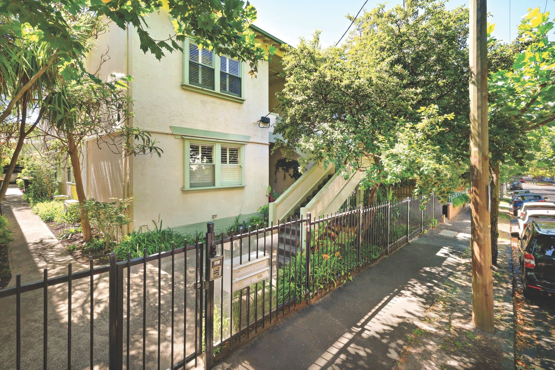 8/8 Beach Avenue, Elwood - Image 1