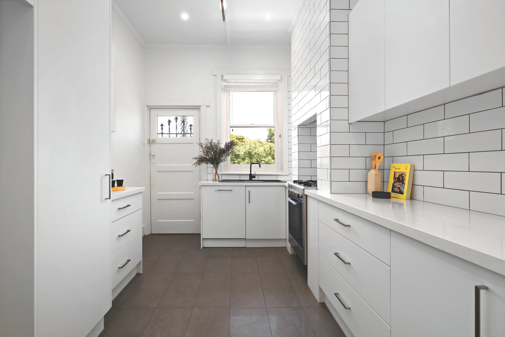 8/8 Beach Avenue, Elwood - Thumbnail 4