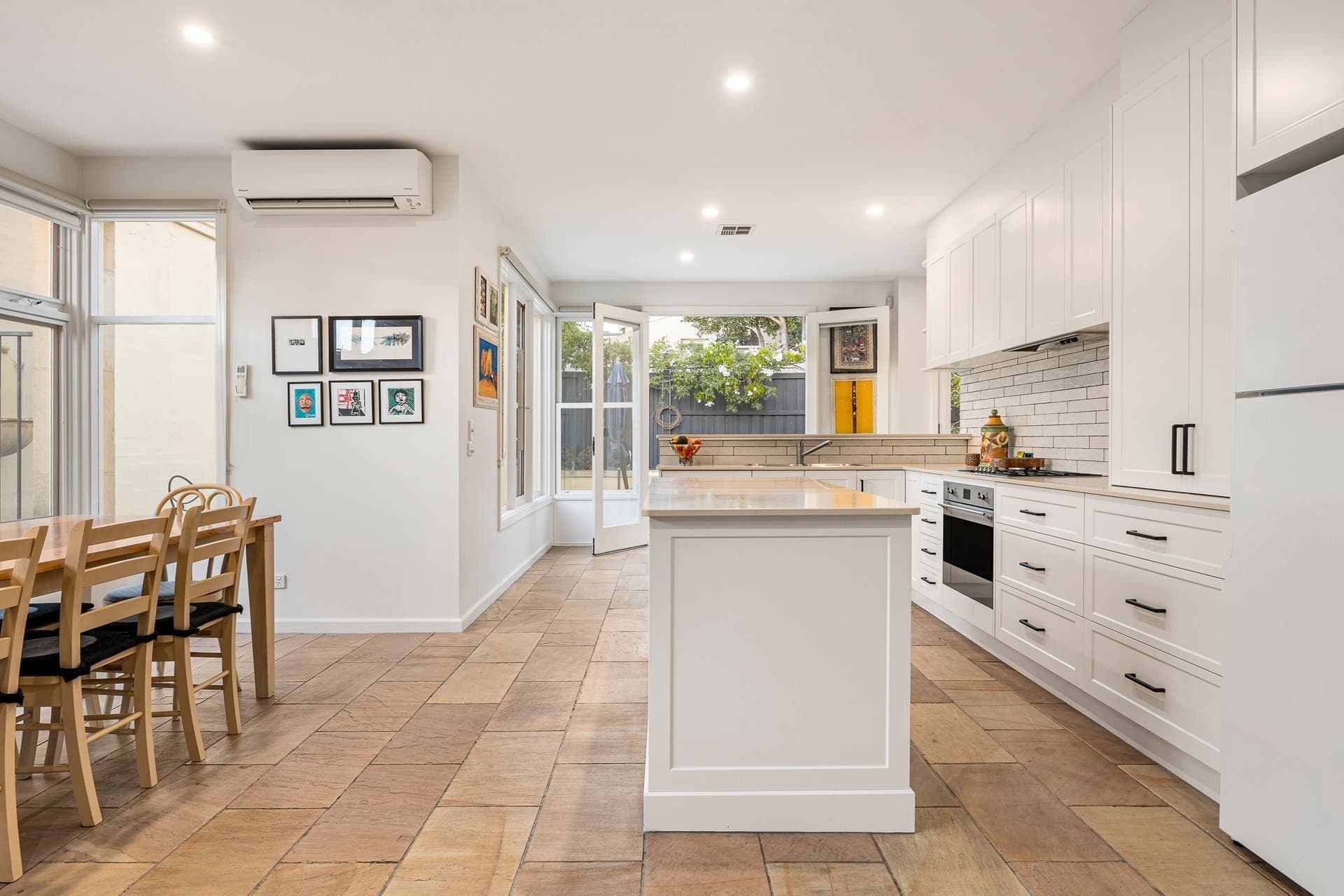 1/2 Clifton Grove, Hawthorn East - Thumbnail 7