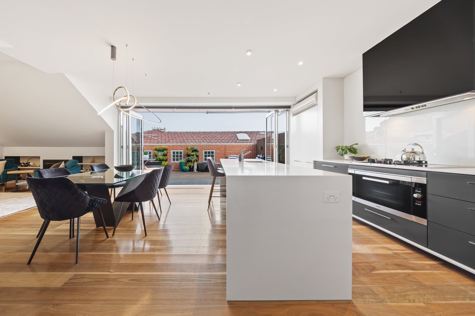 Residence 4 249 Beaconsfield Parade, Middle Park - Thumbnail 4