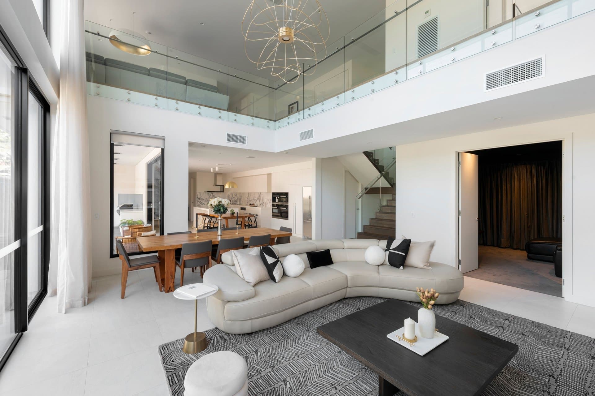 55 Belford Road, Kew East - Thumbnail 3