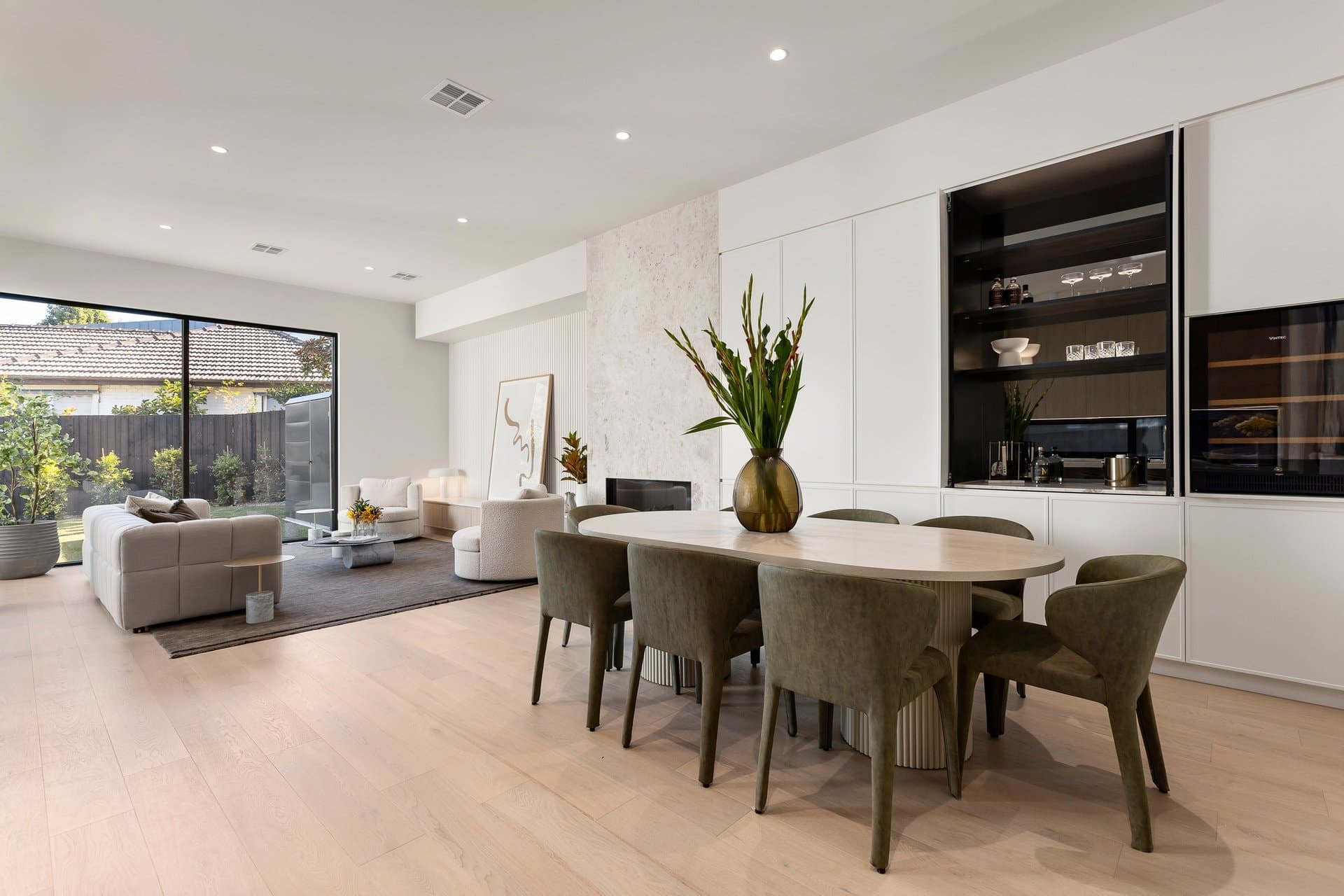 4 Thea Avenue, Balwyn North - Thumbnail 2