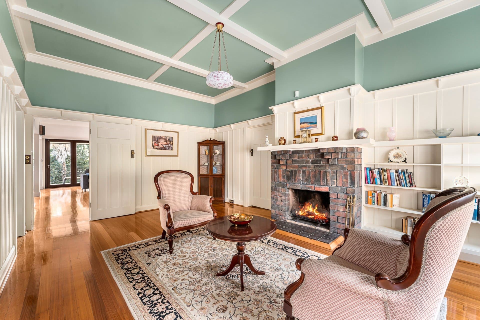 3 Miller Grove, Kew - Thumbnail 2
