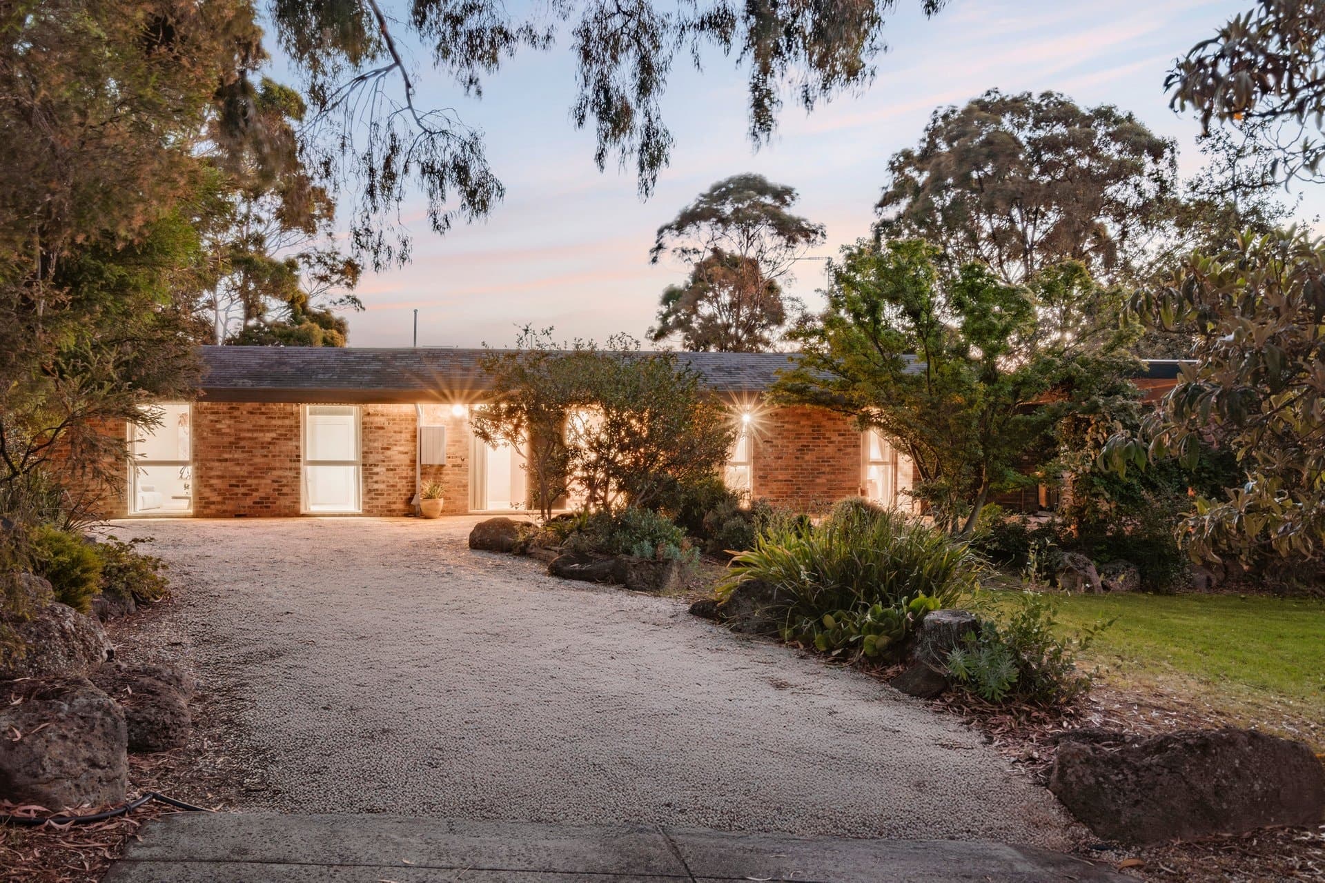 9 Bamfield Close, Templestowe - Thumbnail 2