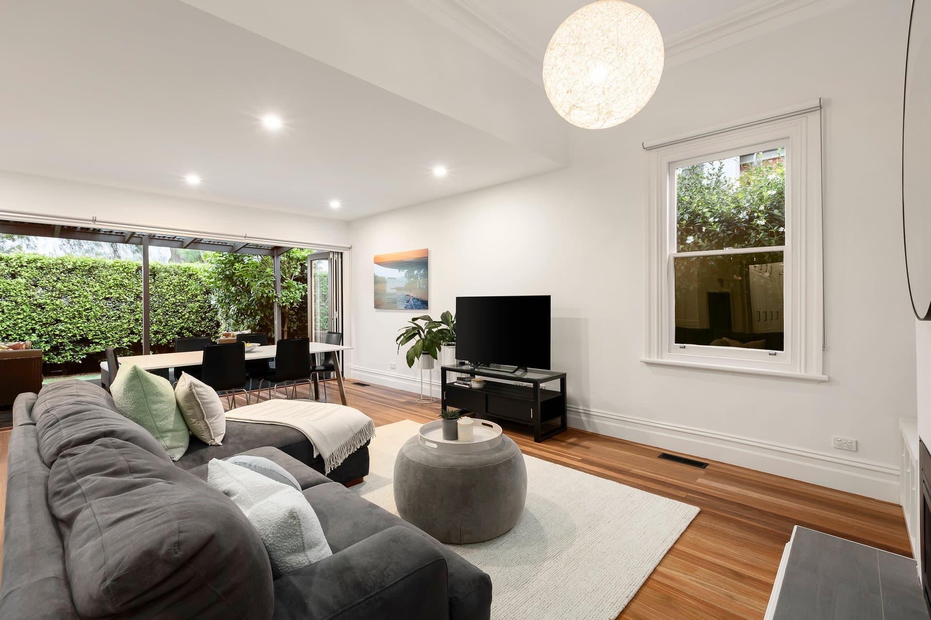 19 Invermay Grove, Hawthorn East - Thumbnail 2