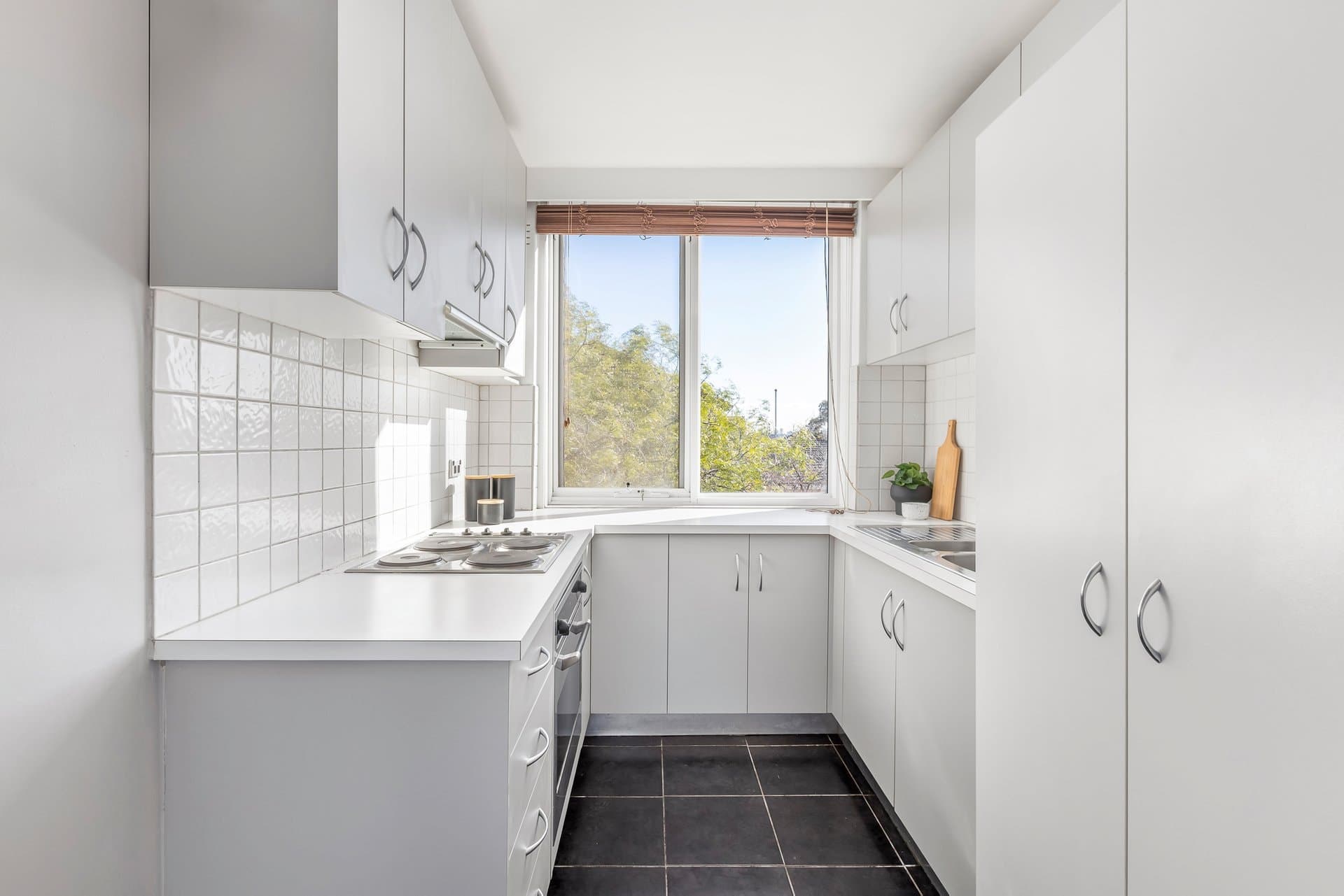 13/1 Ruabon Road, Toorak - Thumbnail 4