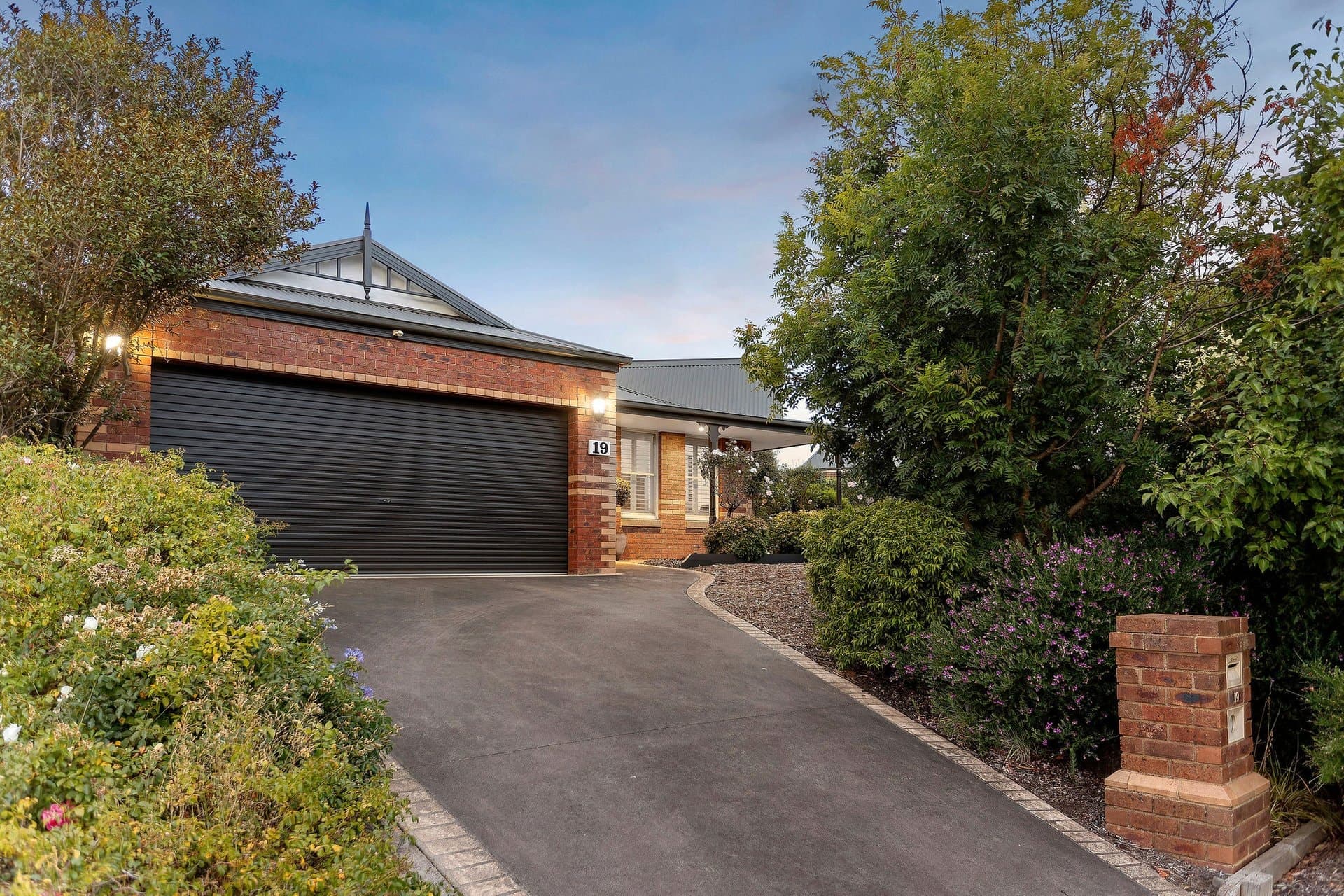 19 Kathleen Crescent, Mornington - Image 1