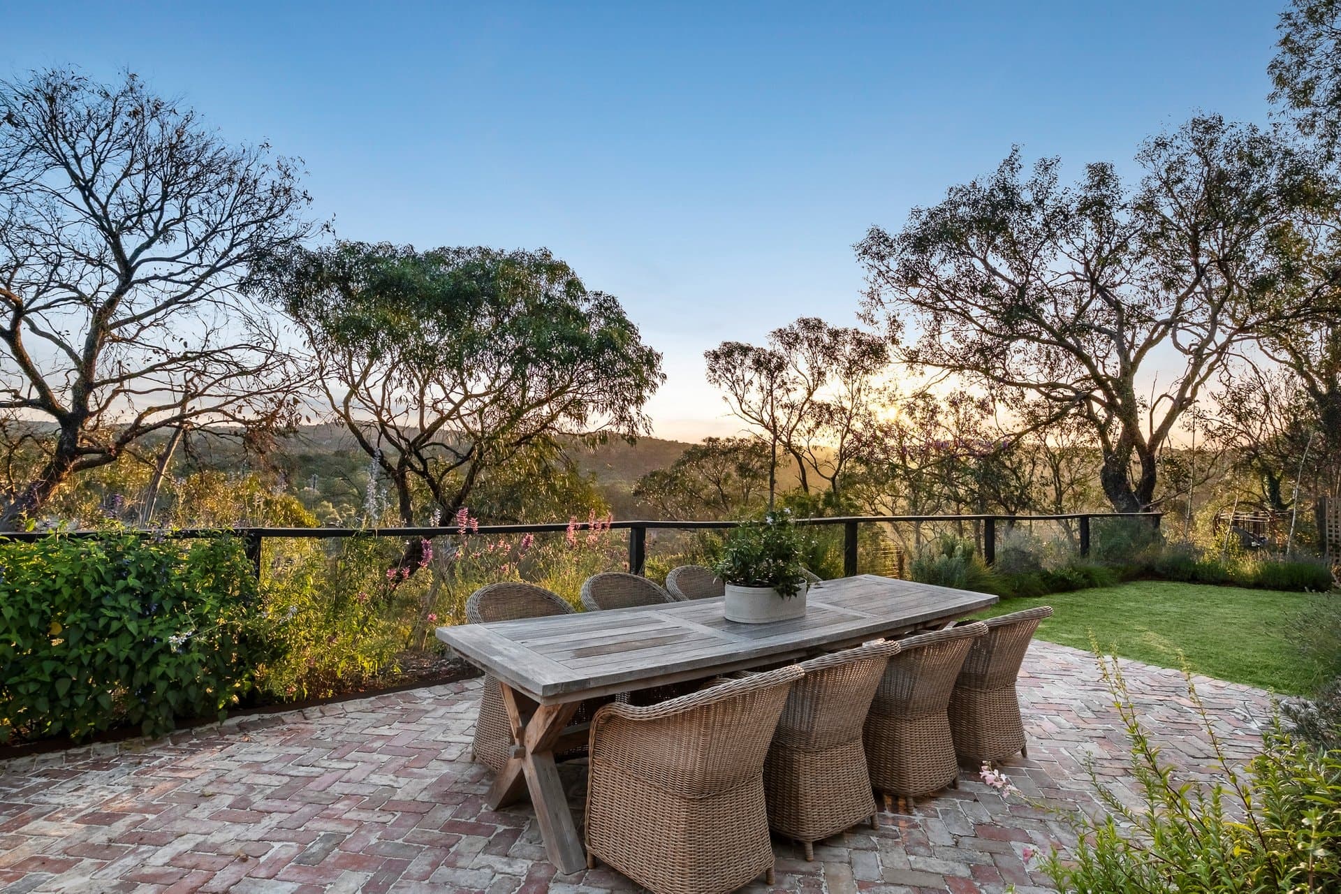 176 Research Warrandyte Road, North Warrandyte - Thumbnail 2