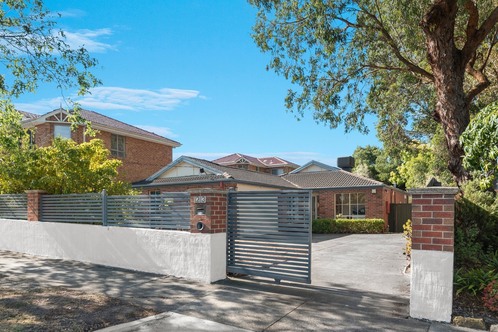 1213 Riversdale Road, Box Hill South - Thumbnail 2