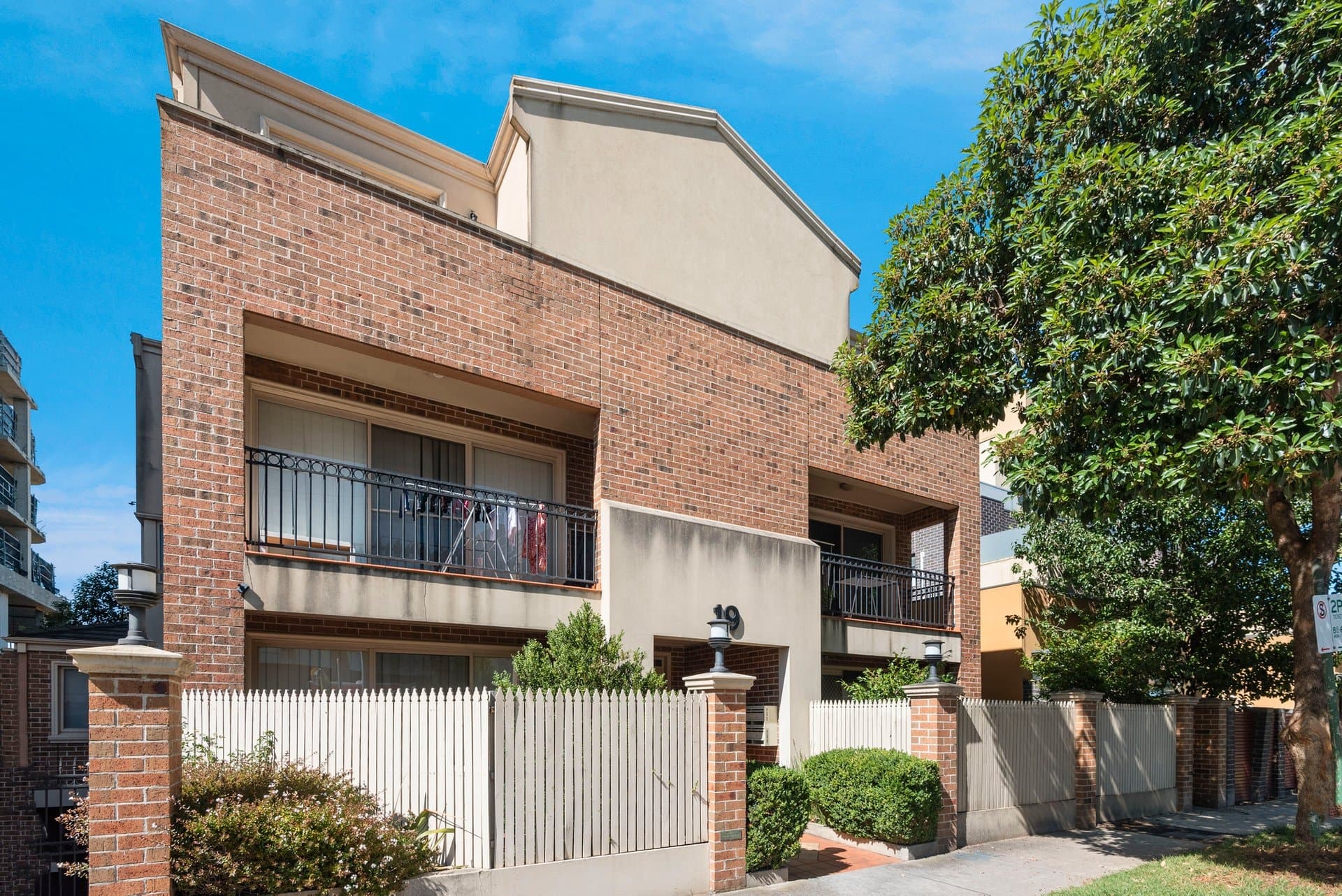4/19 Cambridge Street, Box Hill - Image 1