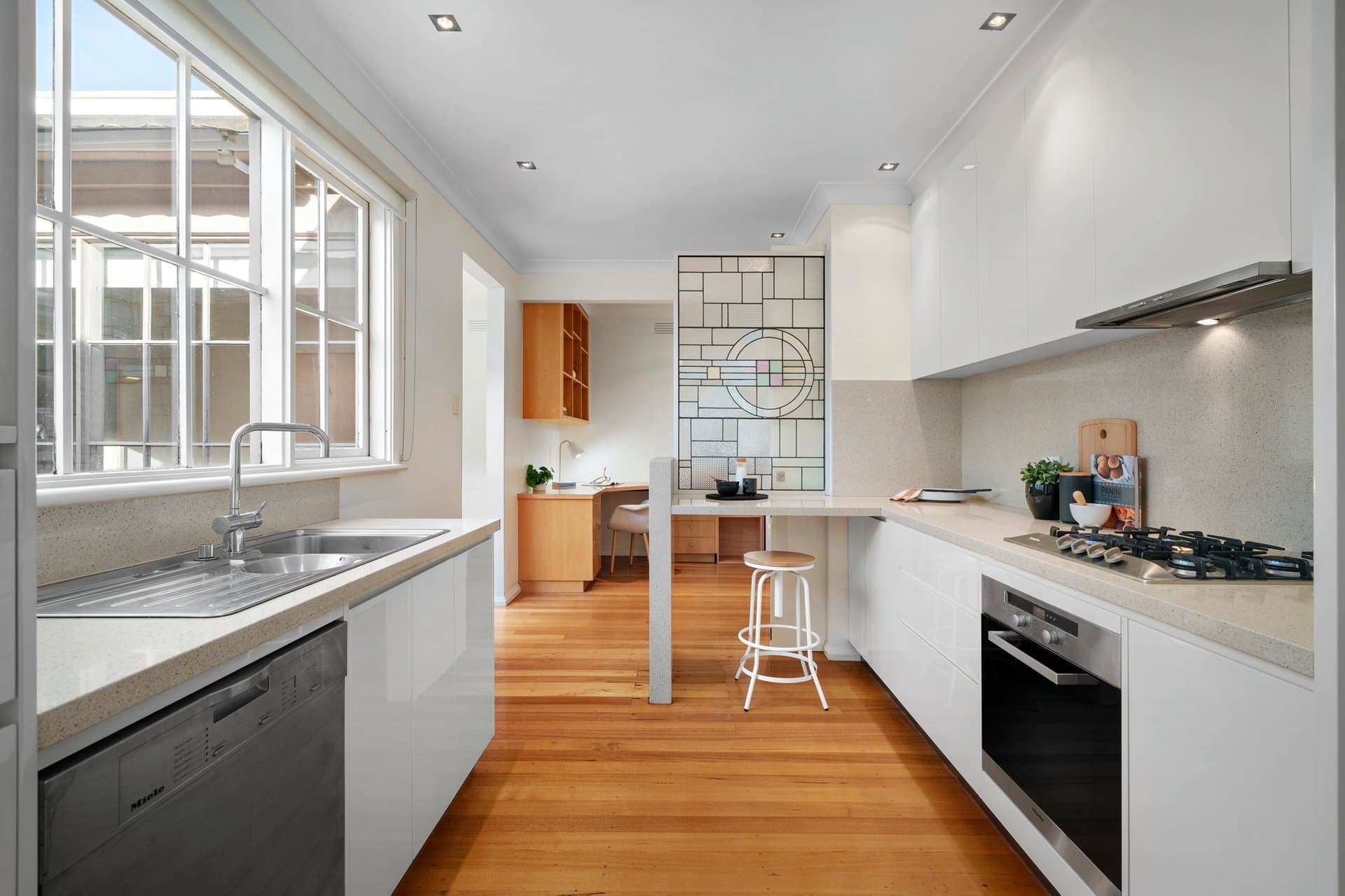2/22 Russell Street, Camberwell - Thumbnail 4