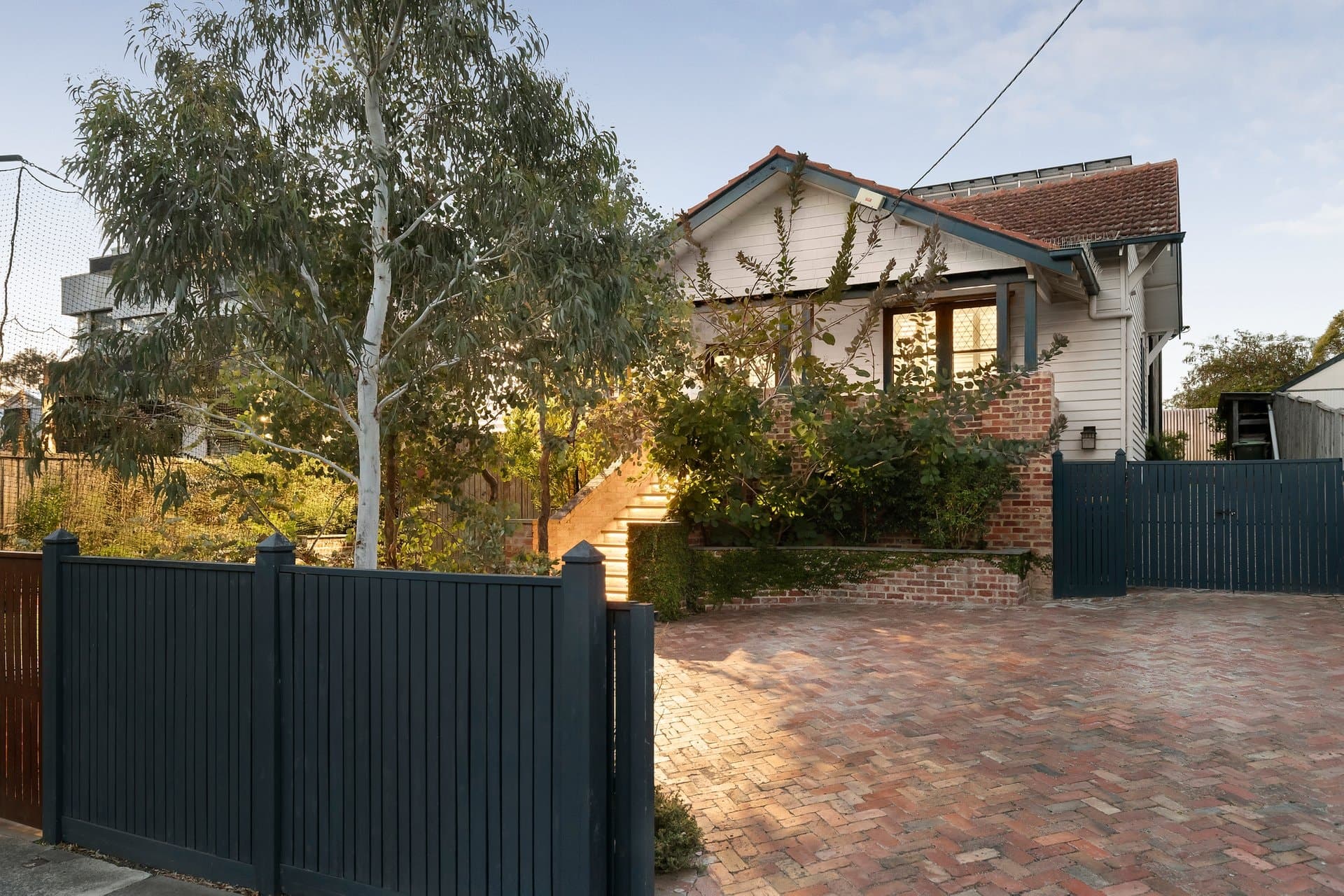 16 Dunlop Street, Glen Iris - Thumbnail 2