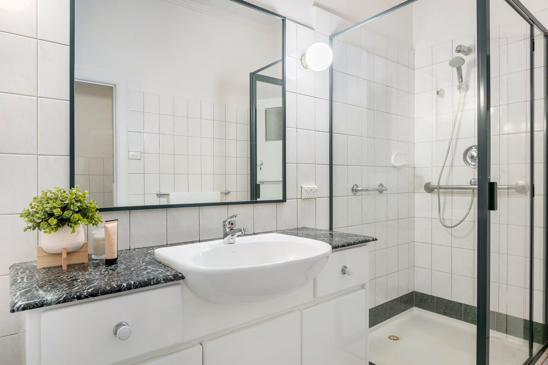 30 Rubens Grove, Canterbury - Thumbnail 7