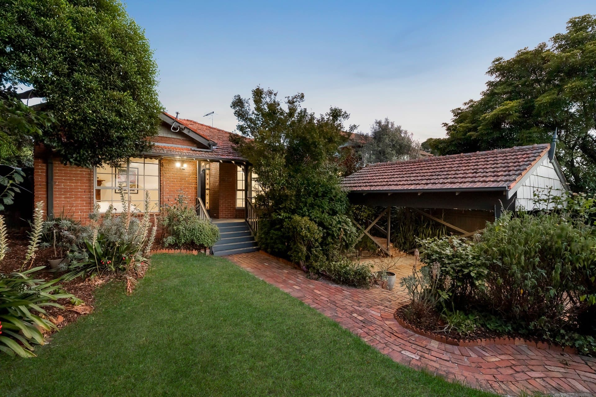 3 Staughton Road, Glen Iris - Thumbnail 2
