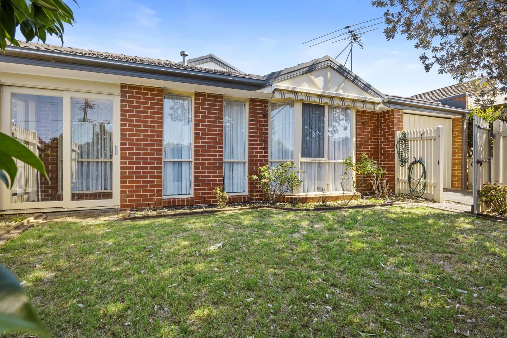 1/42 Hampden Street, Mornington - Image 1