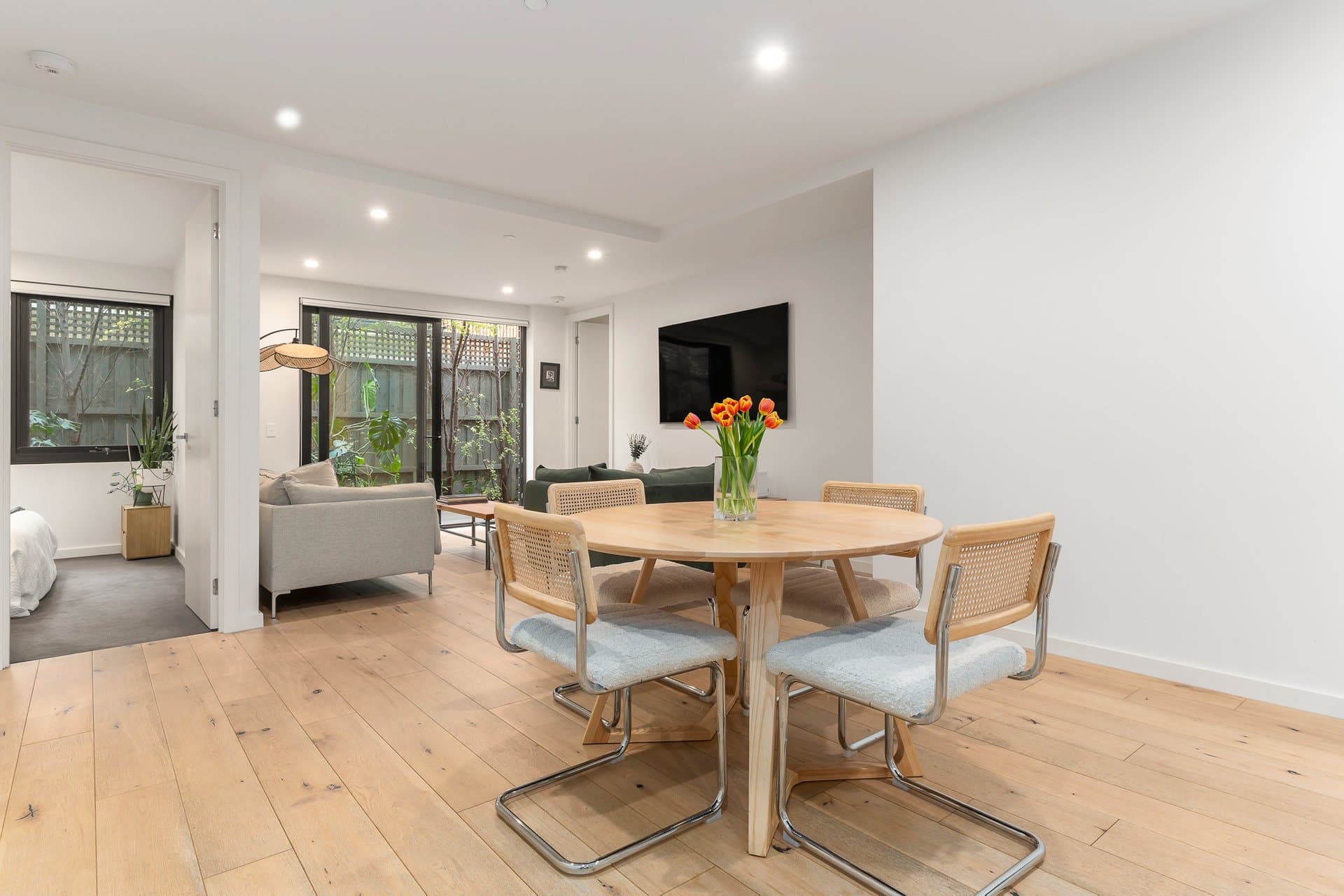 2/14 Elliott Avenue, Carnegie - Image 1