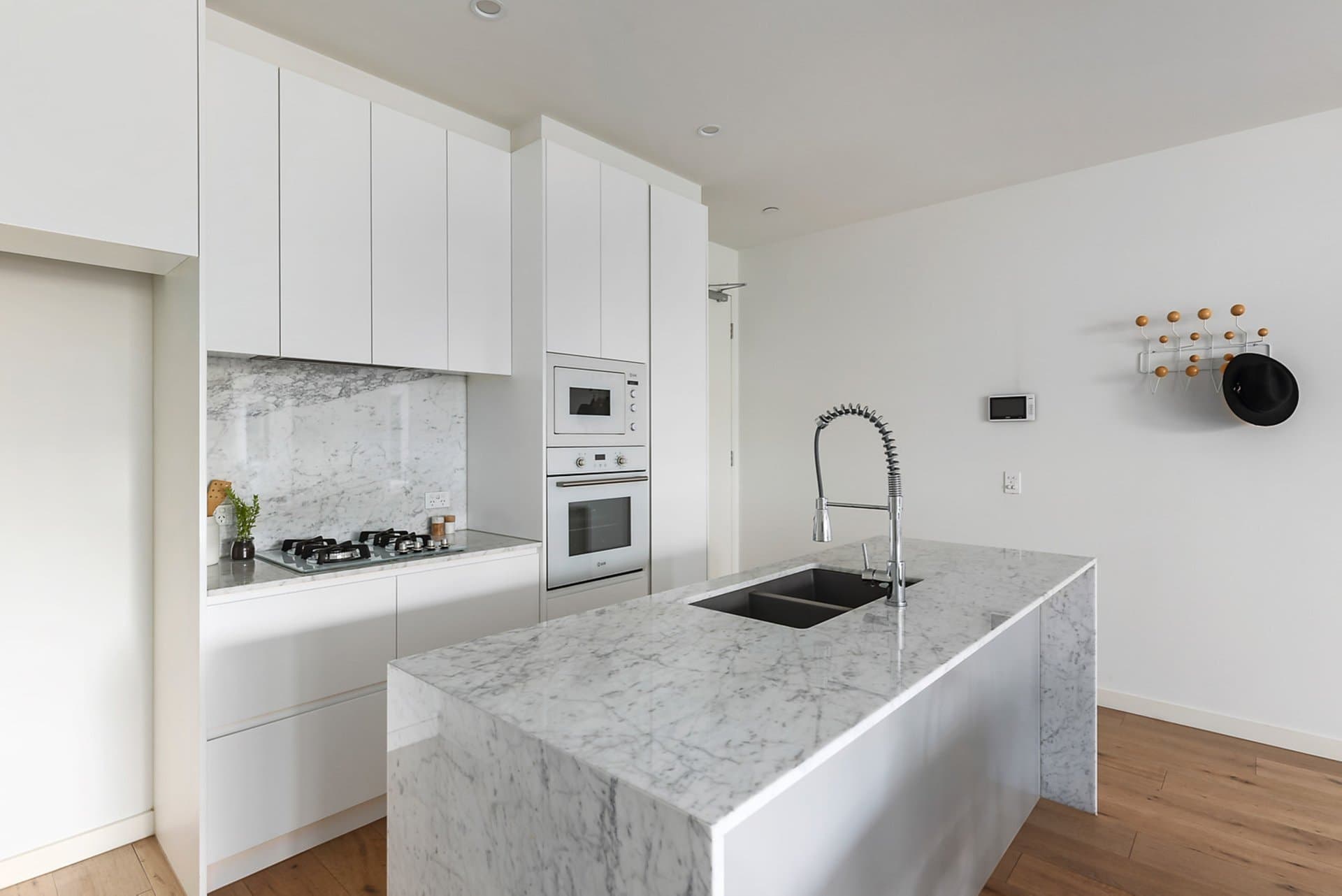 105/2-4 Littlewood Street, Hampton - Thumbnail 2