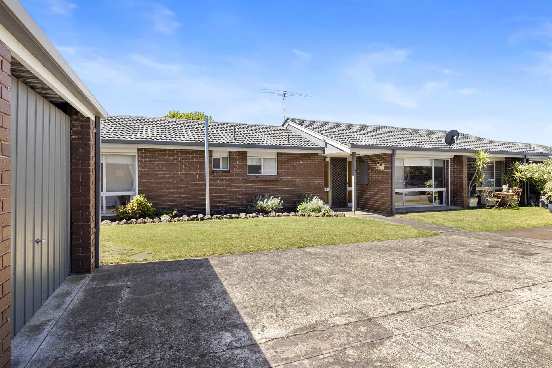 4/17-19 Van Ness Avenue, Mornington - Image 1