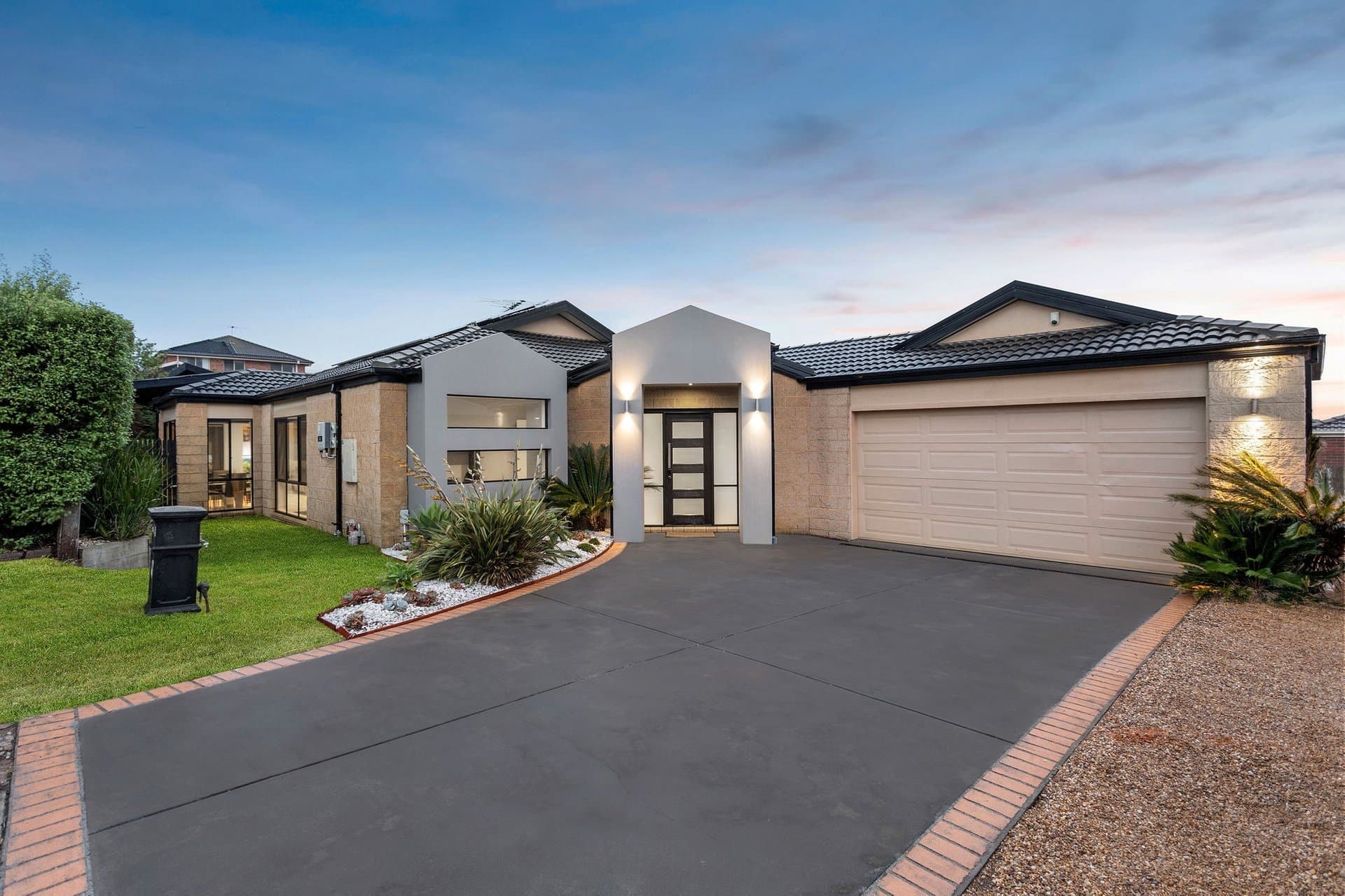 10 Cambridge Court, Mornington - Image 1