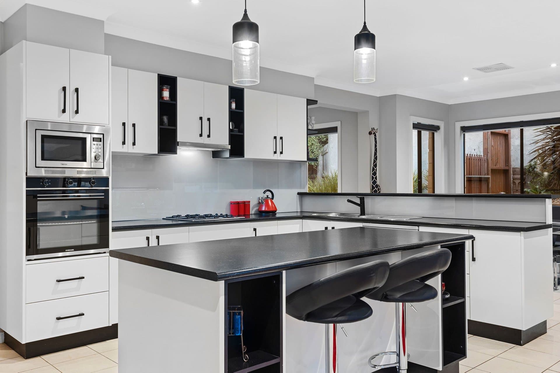 10 Cambridge Court, Mornington - Thumbnail 3