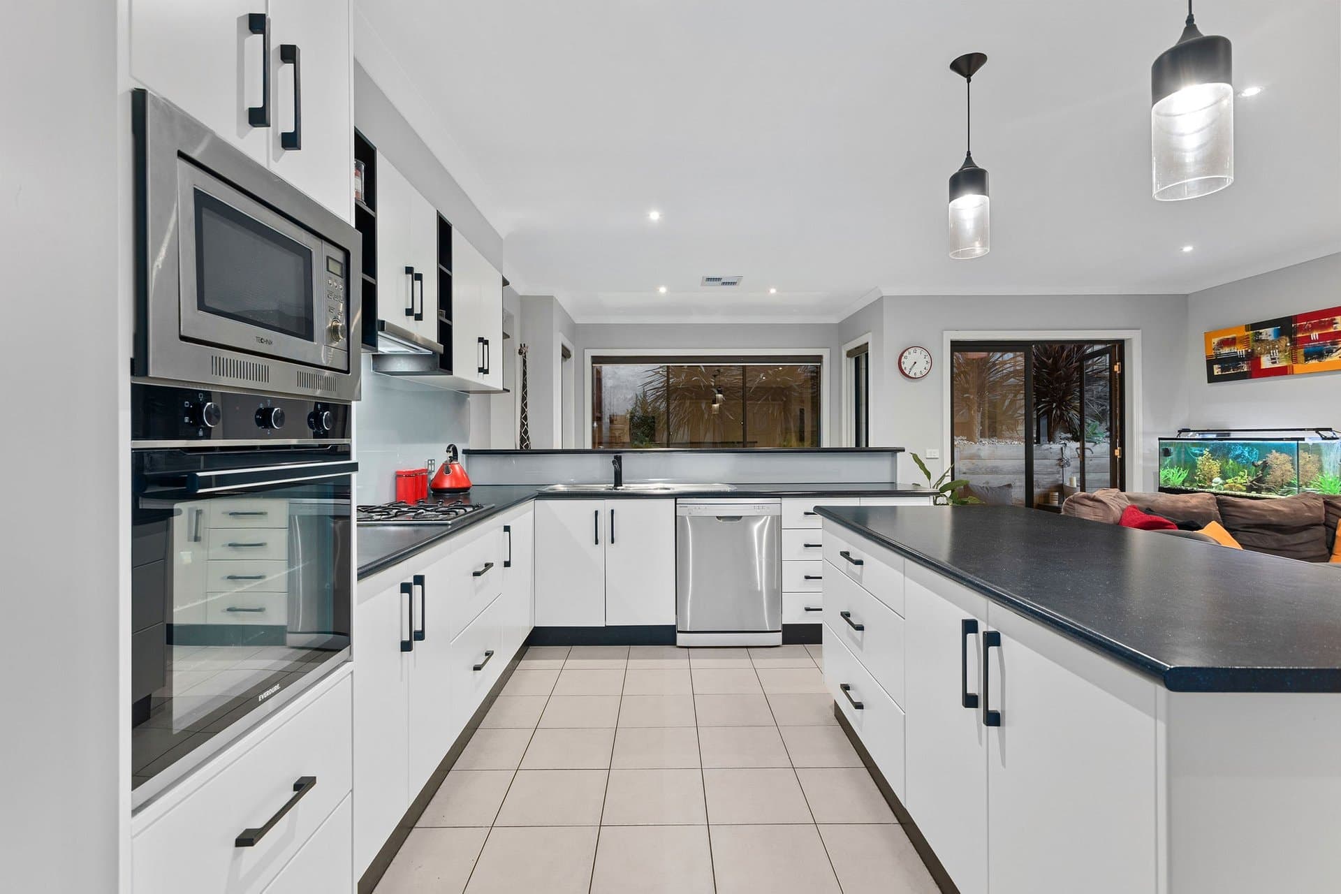 10 Cambridge Court, Mornington - Thumbnail 4
