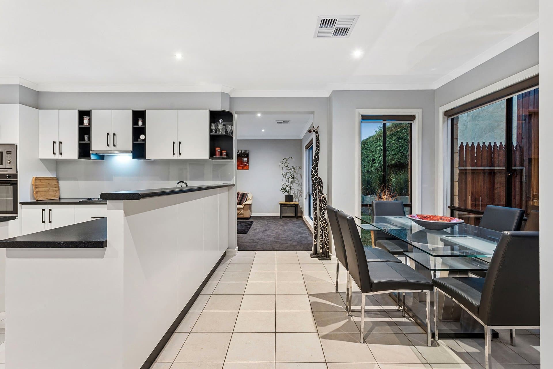 10 Cambridge Court, Mornington - Thumbnail 5