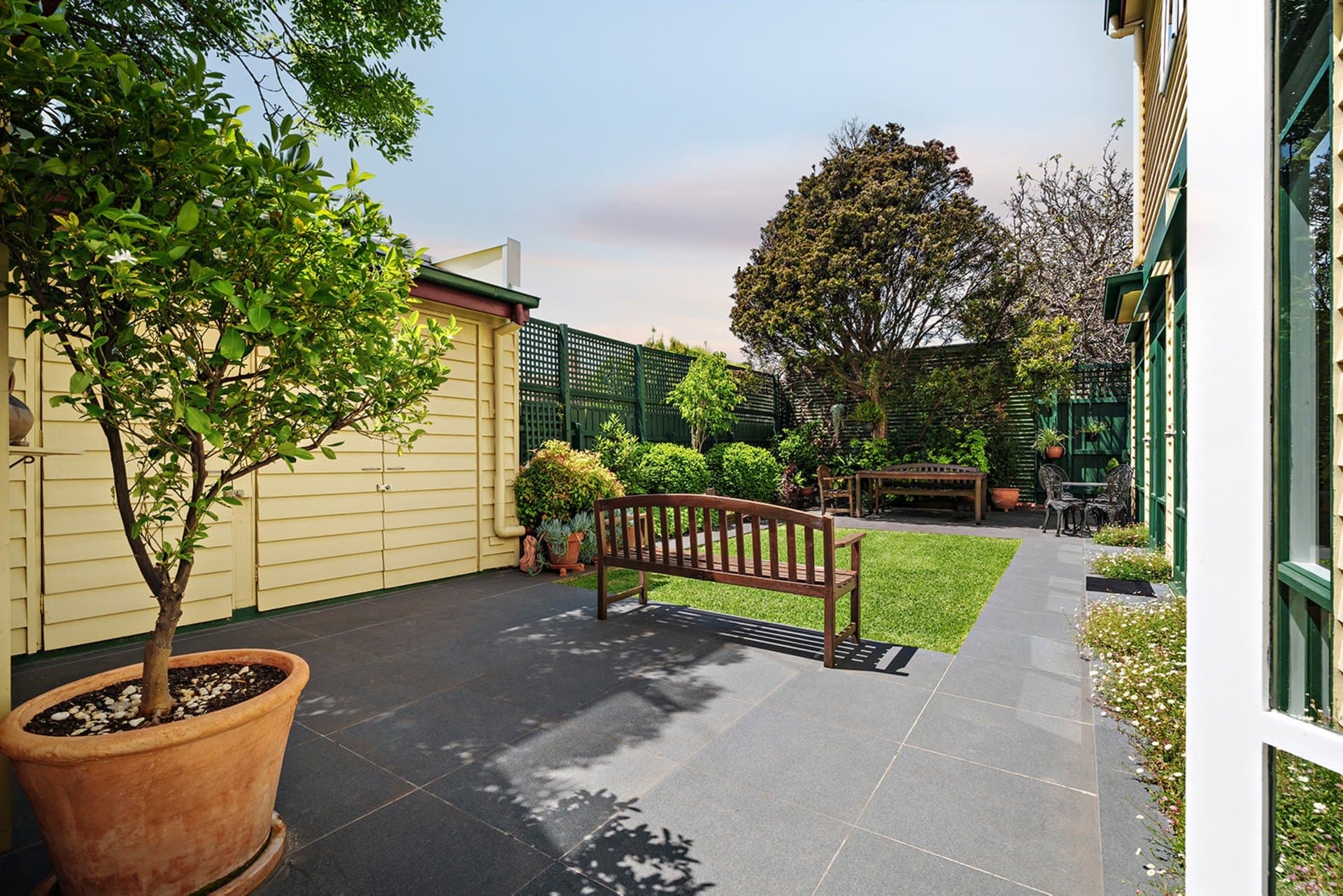 28 Carrington Grove, St Kilda East - Thumbnail 2
