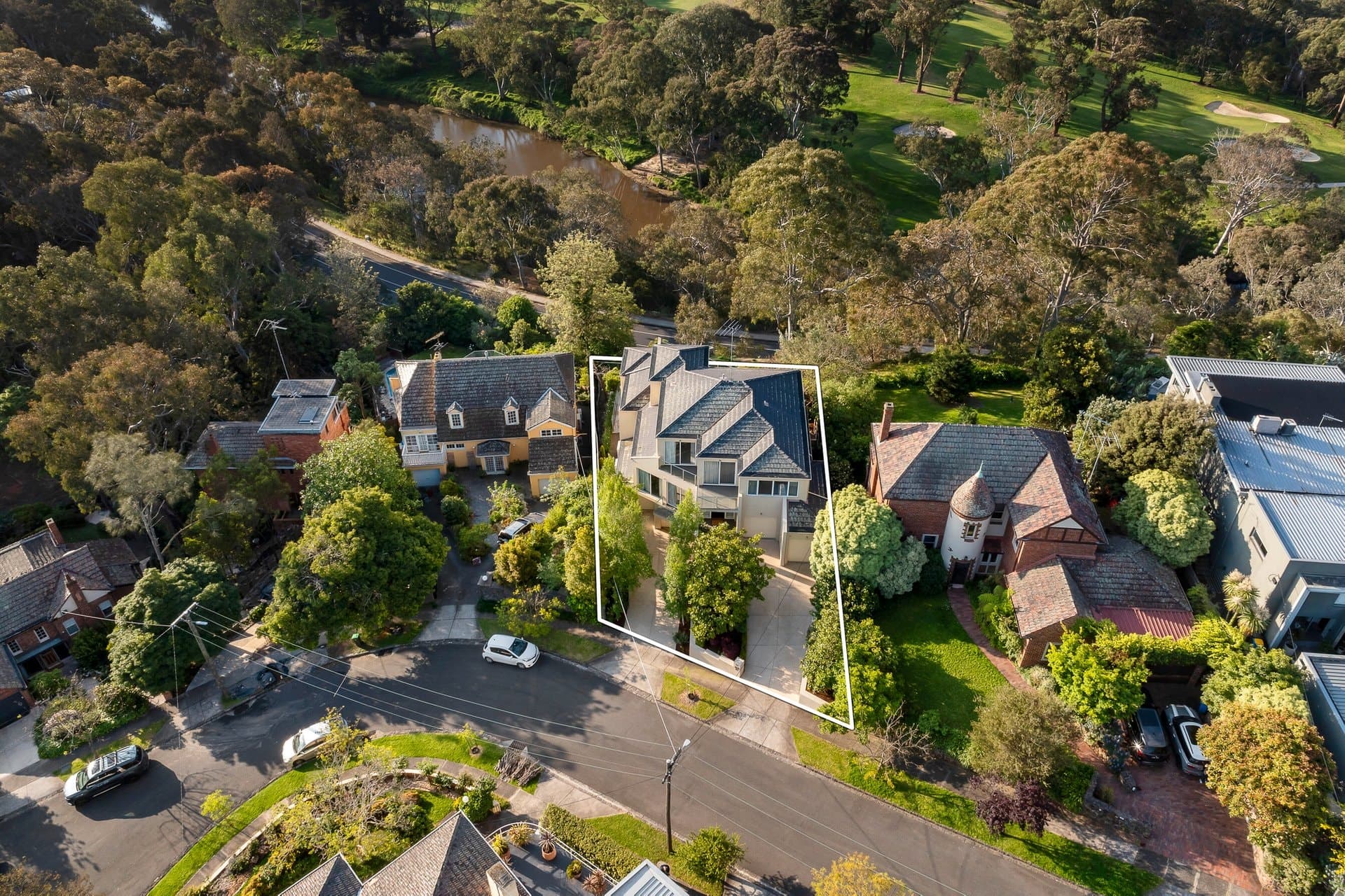 10 Milfay Avenue, Kew - Thumbnail 2