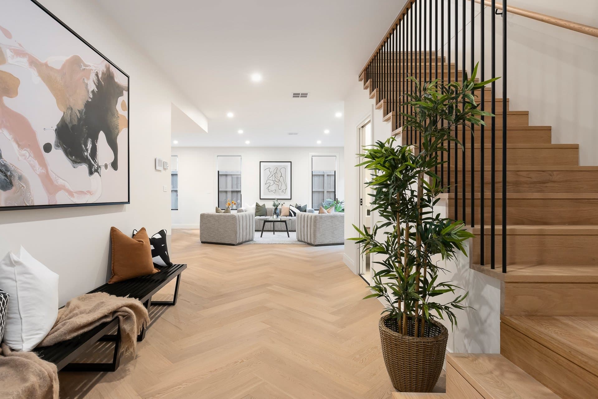 20A Pine Way, Doncaster East - Thumbnail 2