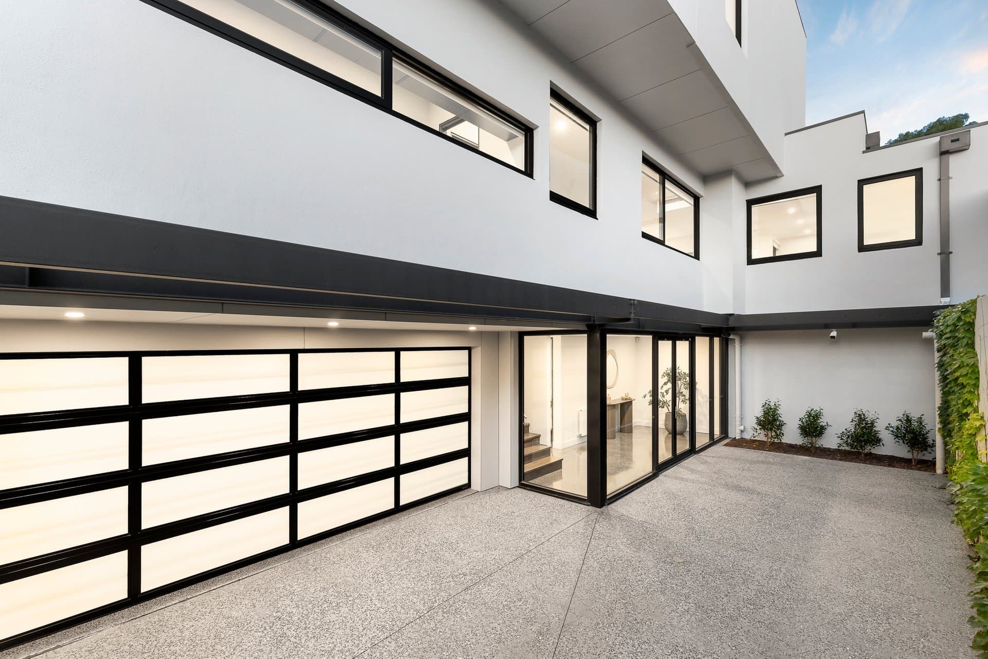 2/10 Frater Street, Kew East - Thumbnail 2