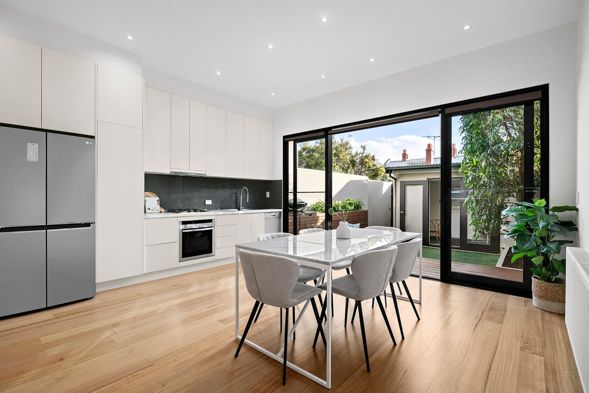 68 Danks Street, Albert Park - Thumbnail 3
