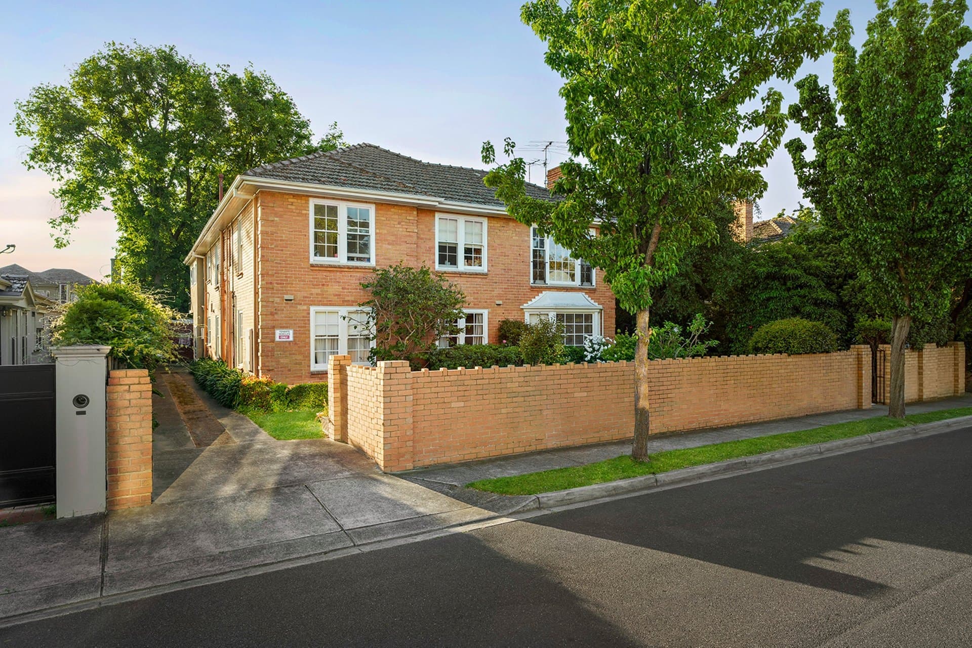 11 Denham Place, Toorak - Thumbnail 4