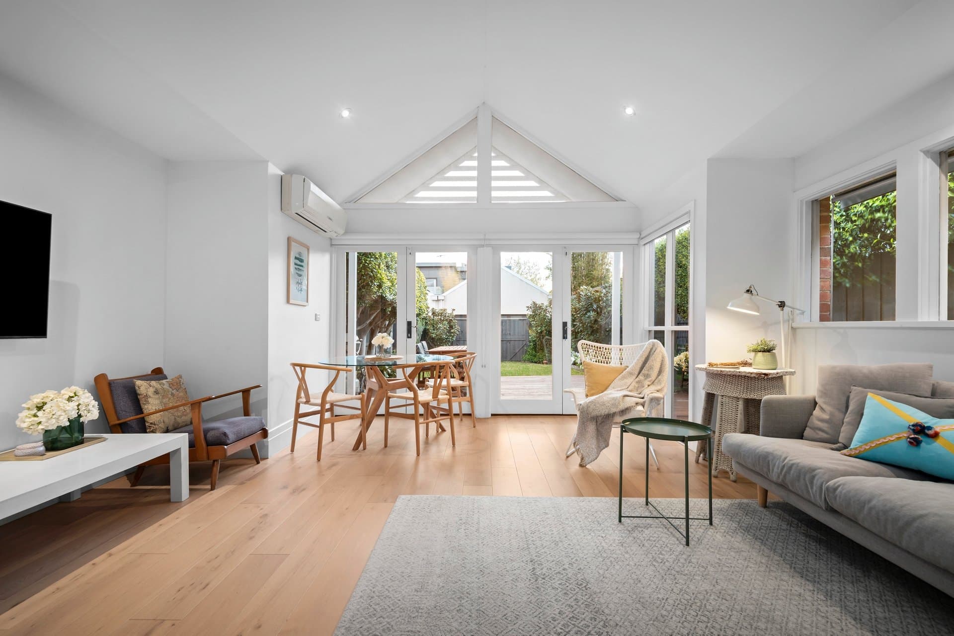 64 Addison Street, Elwood - Thumbnail 2