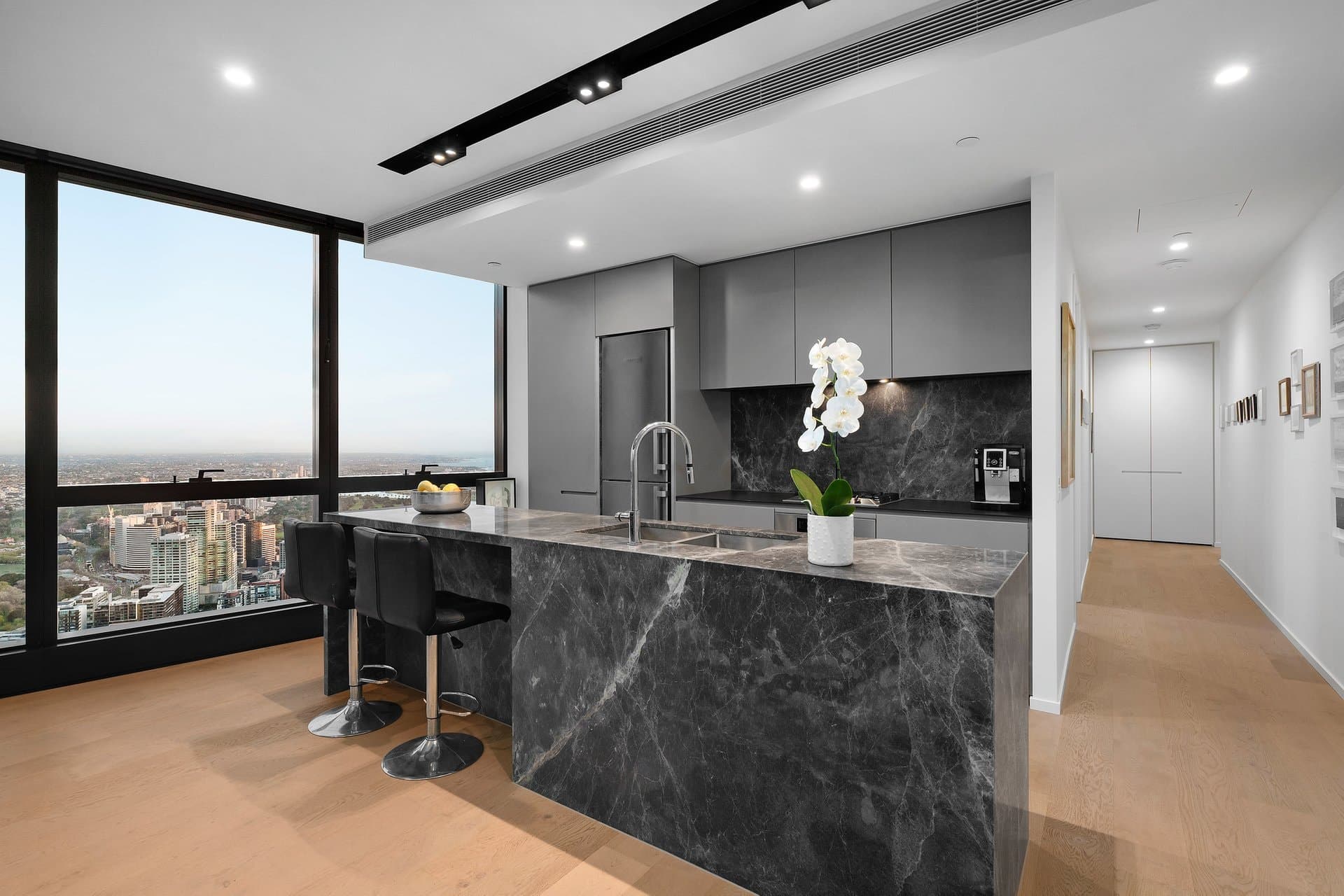 7403/70 Southbank Boulevard, Southbank - Thumbnail 4