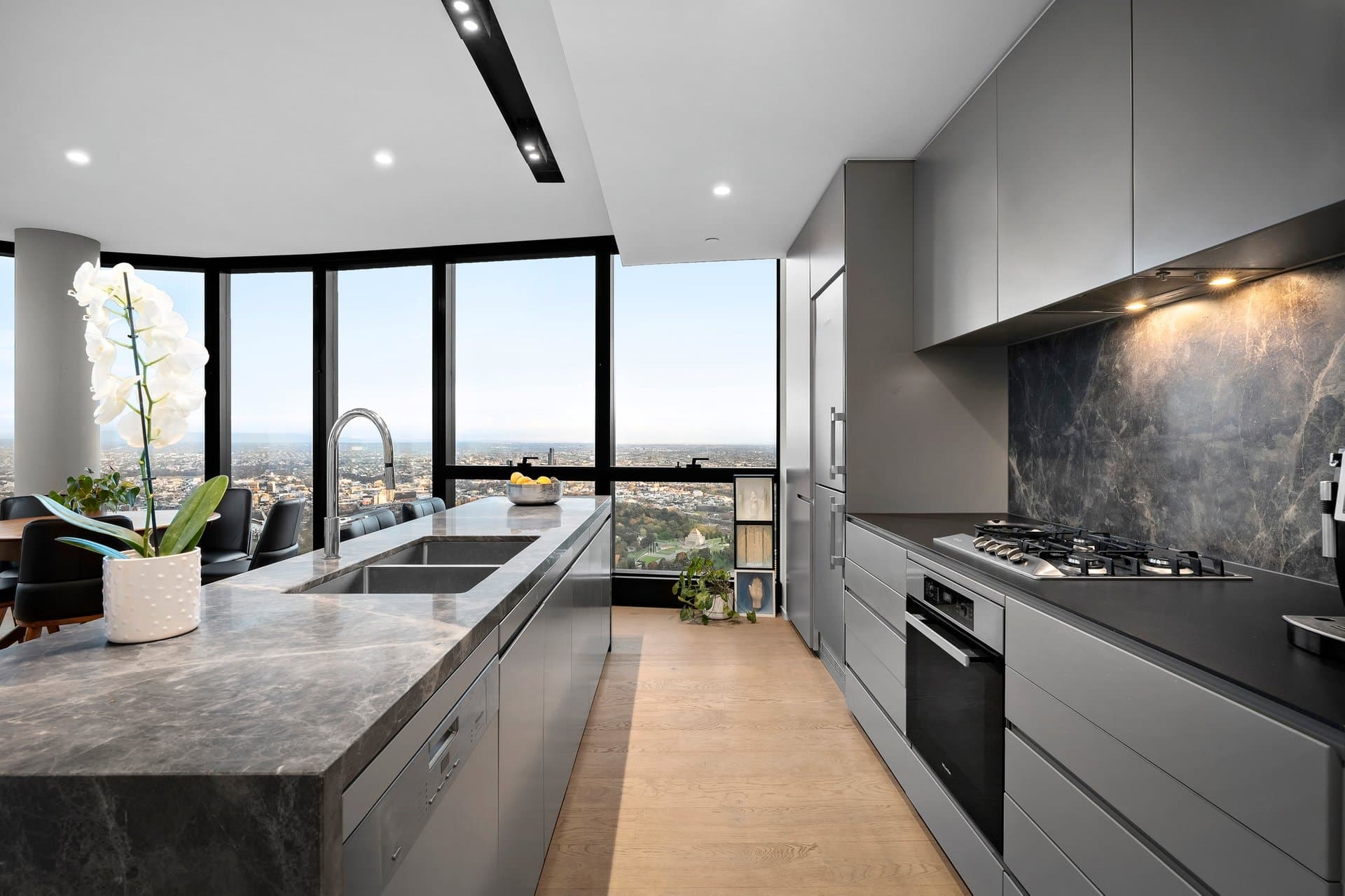 7403/70 Southbank Boulevard, Southbank - Thumbnail 5