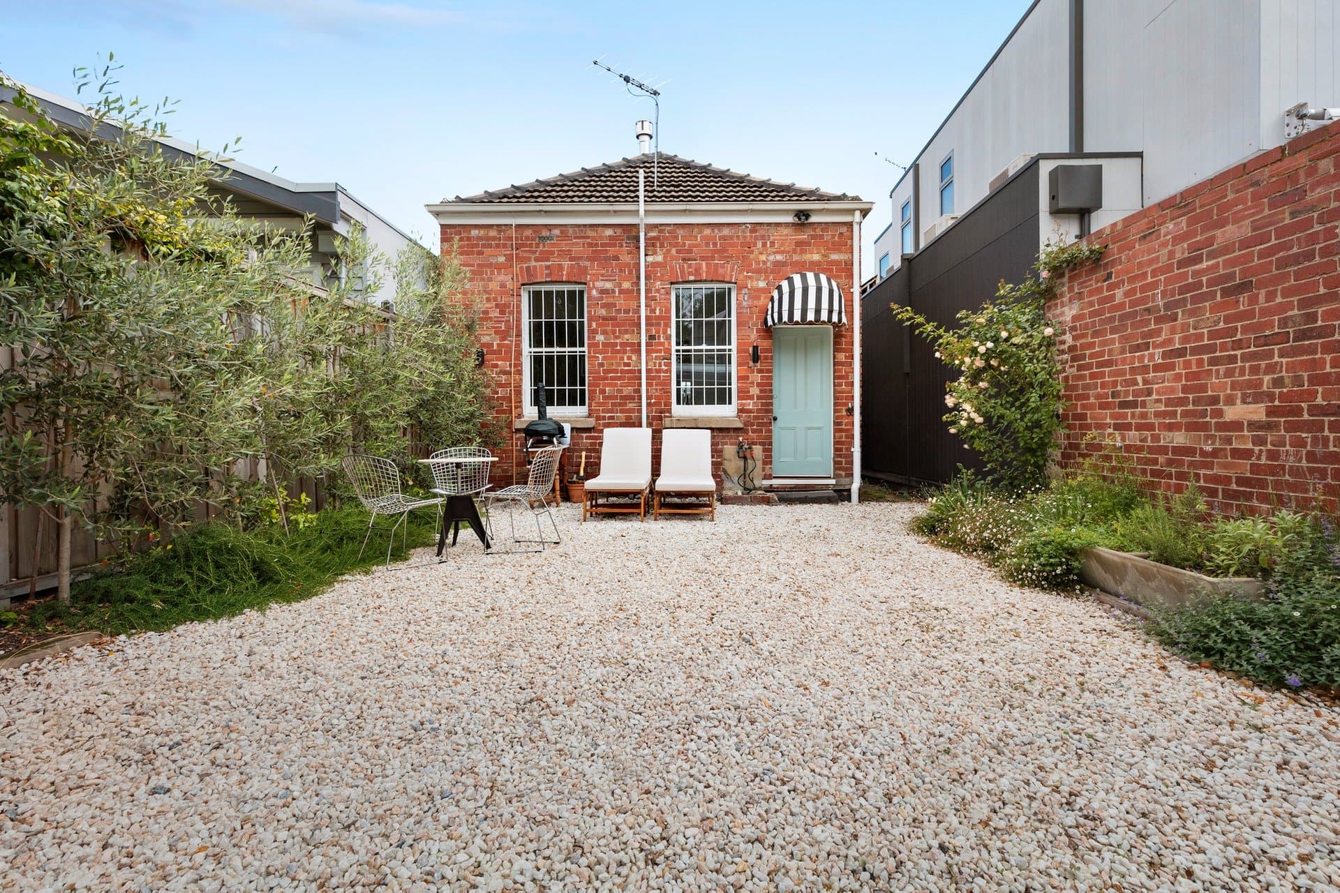 17 Dinsdale Street, Albert Park - Thumbnail 2