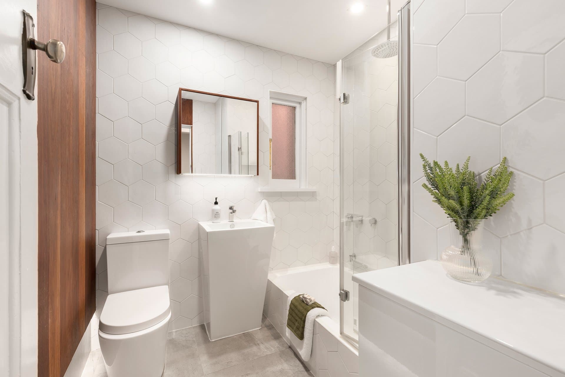 7/49 Acland Street, St Kilda - Thumbnail 3