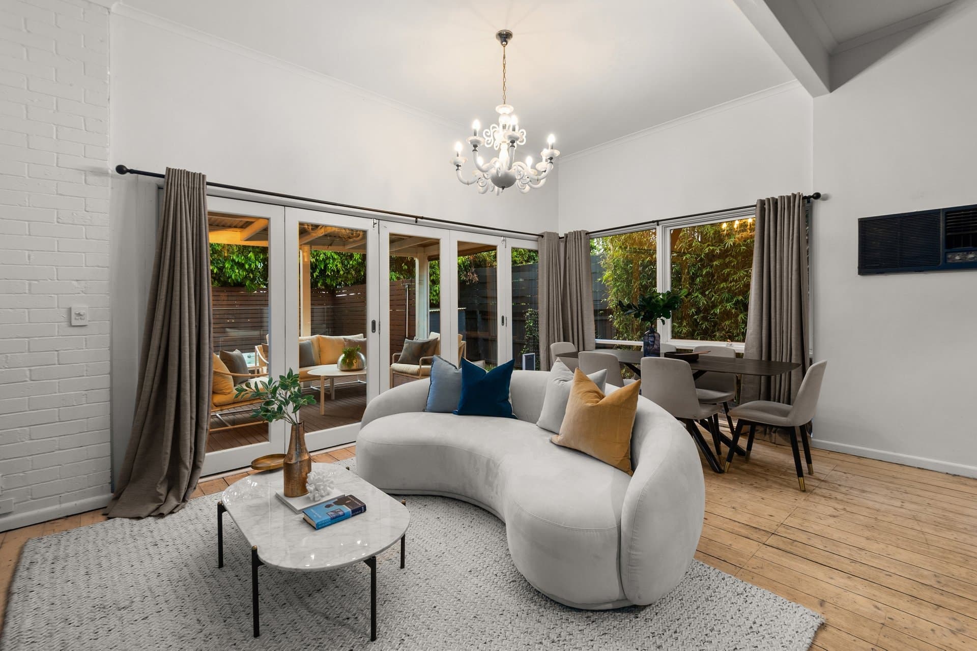 9 Tooronga Road, Malvern East - Thumbnail 2
