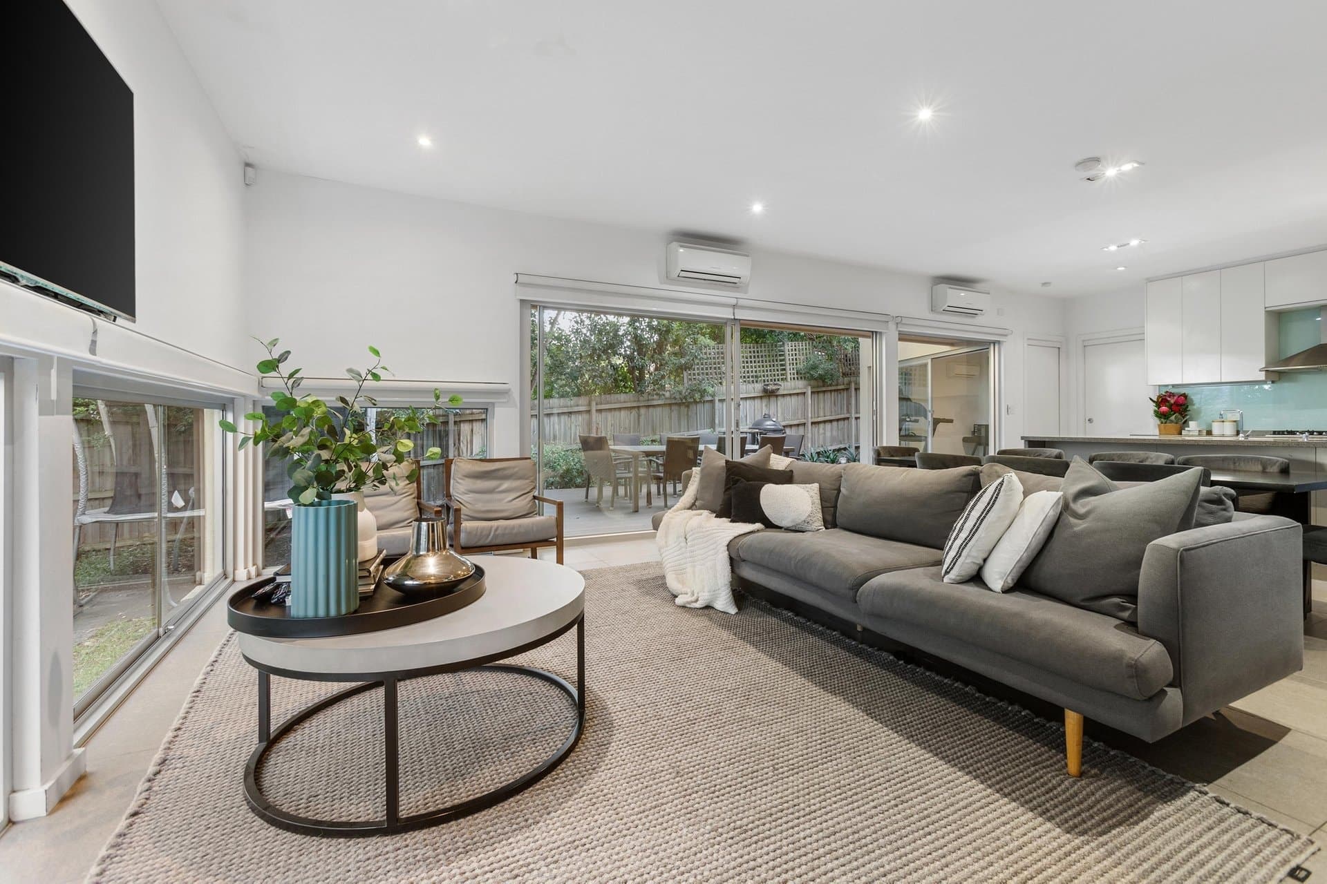 2/15 Elm Grove, Kew East - Thumbnail 2