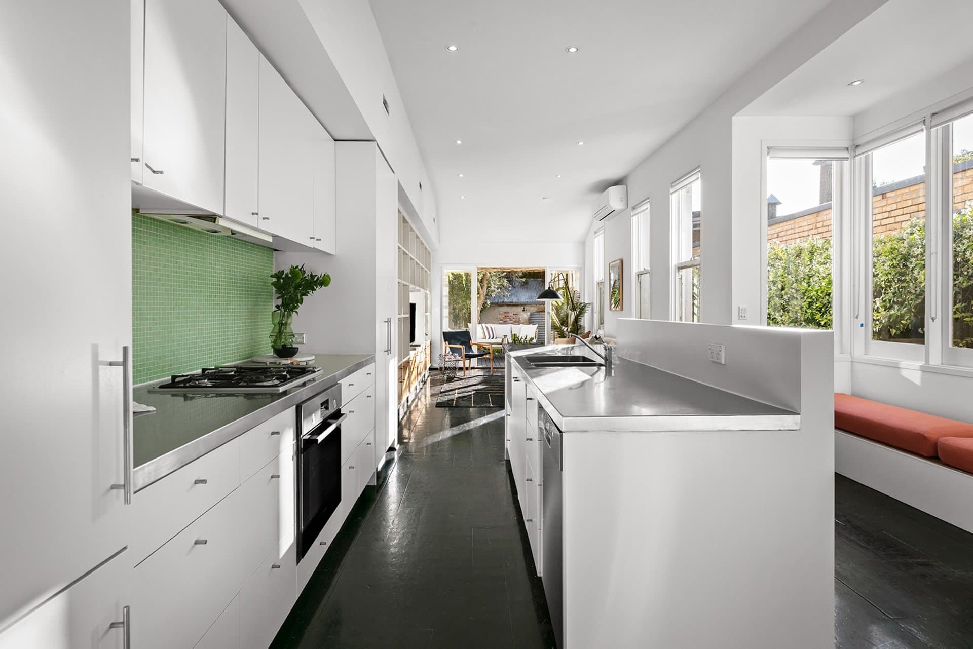 7 Acland Street, St Kilda - Thumbnail 4